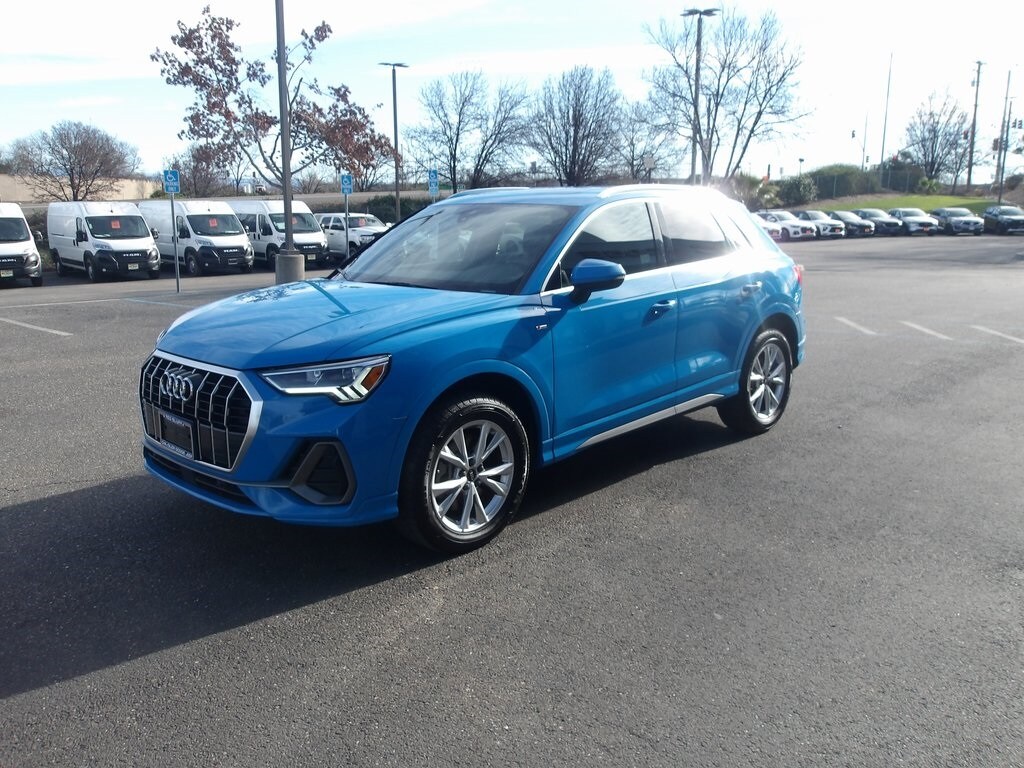 2023 Audi Q3 Premium photo 4