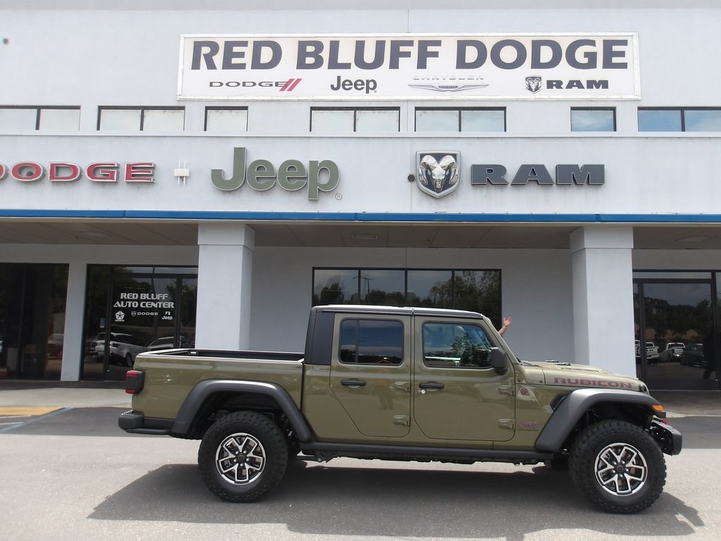 2025 Jeep Gladiator Crew Cab 