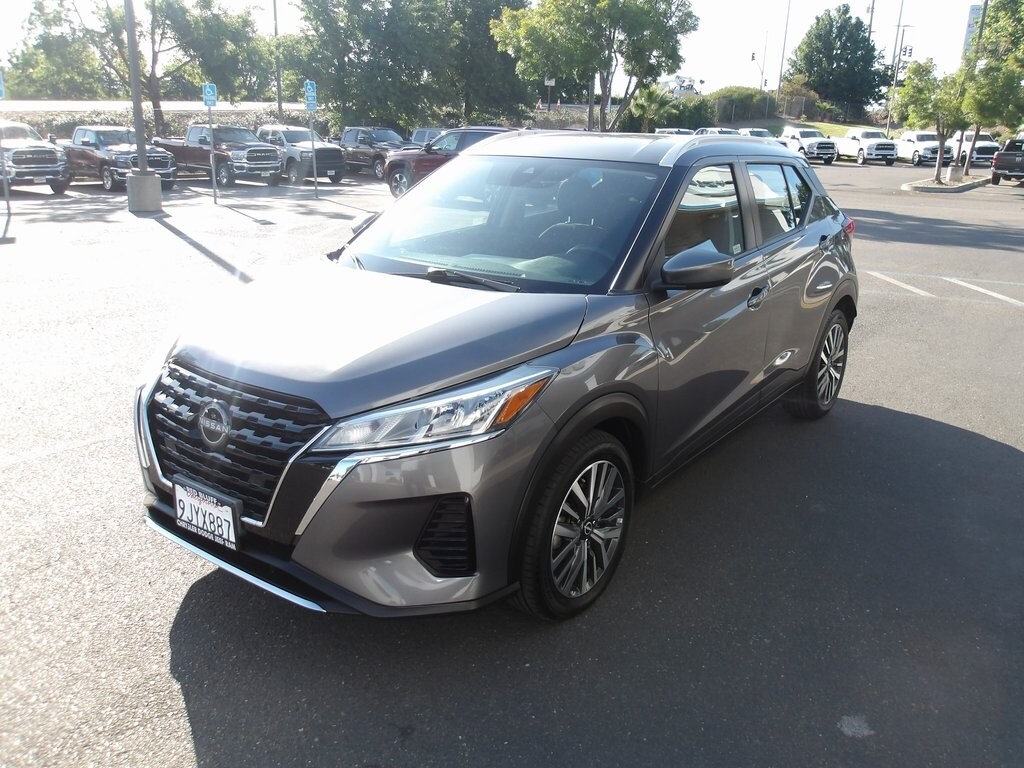 2022 Nissan Kicks SV photo 4