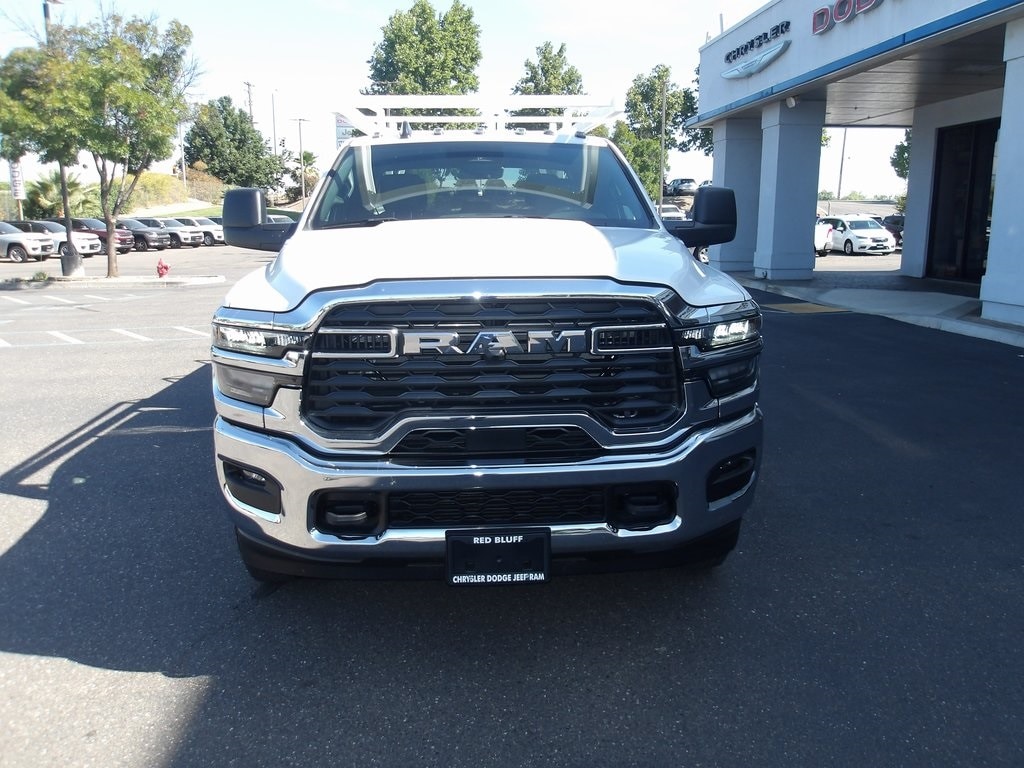 New 2025 Ram 3500 Chassis Cab 3500 TRADESMAN CREW CAB CHASSIS 4X4 60' CA Crew Cab