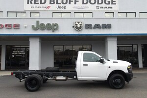 2026 Ram 3500 TRADESMAN CHASSIS REGULAR CAB 4X4 84' CA Regular Cab