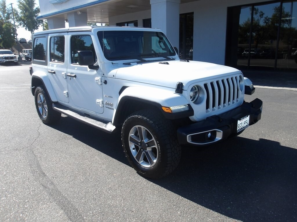 2018 Jeep Wrangler Unlimited Sahara photo 2
