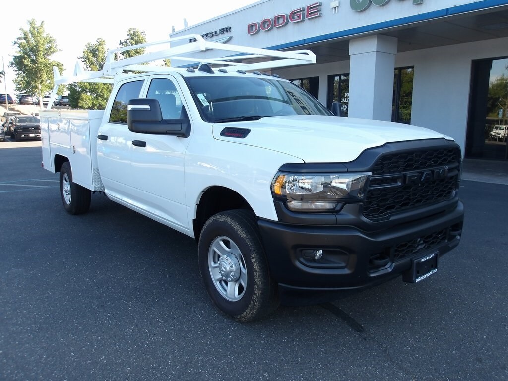 2024 Ram 3500 Tradesman photo 2