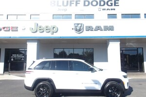 2025 Jeep Grand Cherokee Altitude SUV