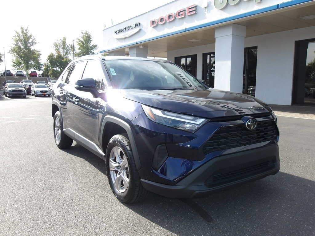Used 2022 Toyota RAV4 XLE with VIN 2T3P1RFVXNW276255 for sale in Red Bluff, CA