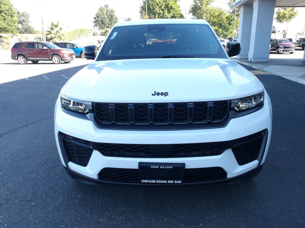 New 2026 Jeep Grand Cherokee LAREDO ALTITUDE 4X4 Sport Utility