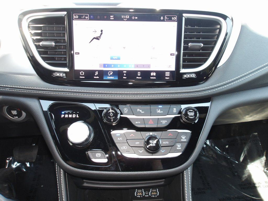 2025 Chrysler Pacifica Limited - Photo 14