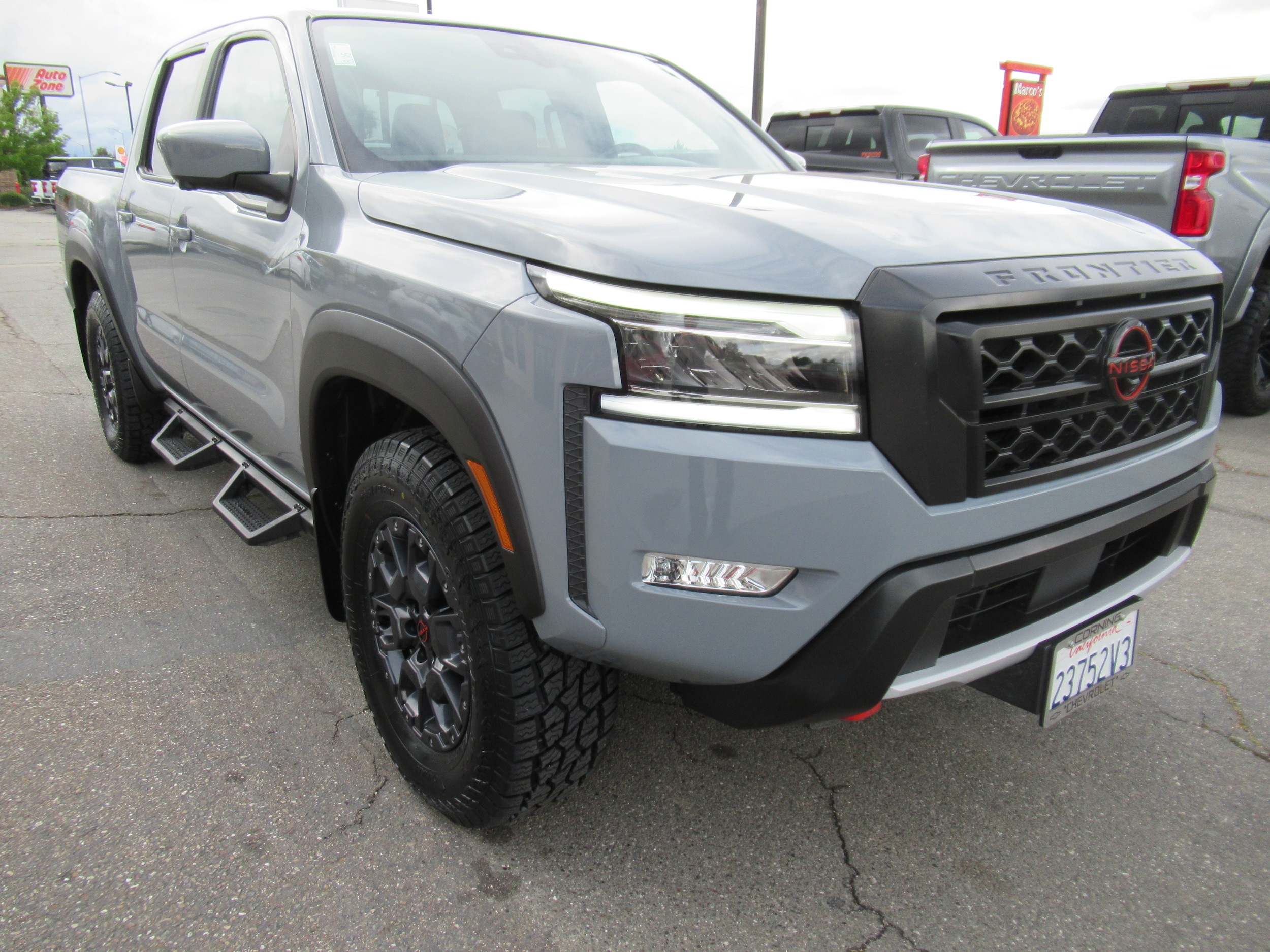 2023 Nissan Frontier Leather photo 3