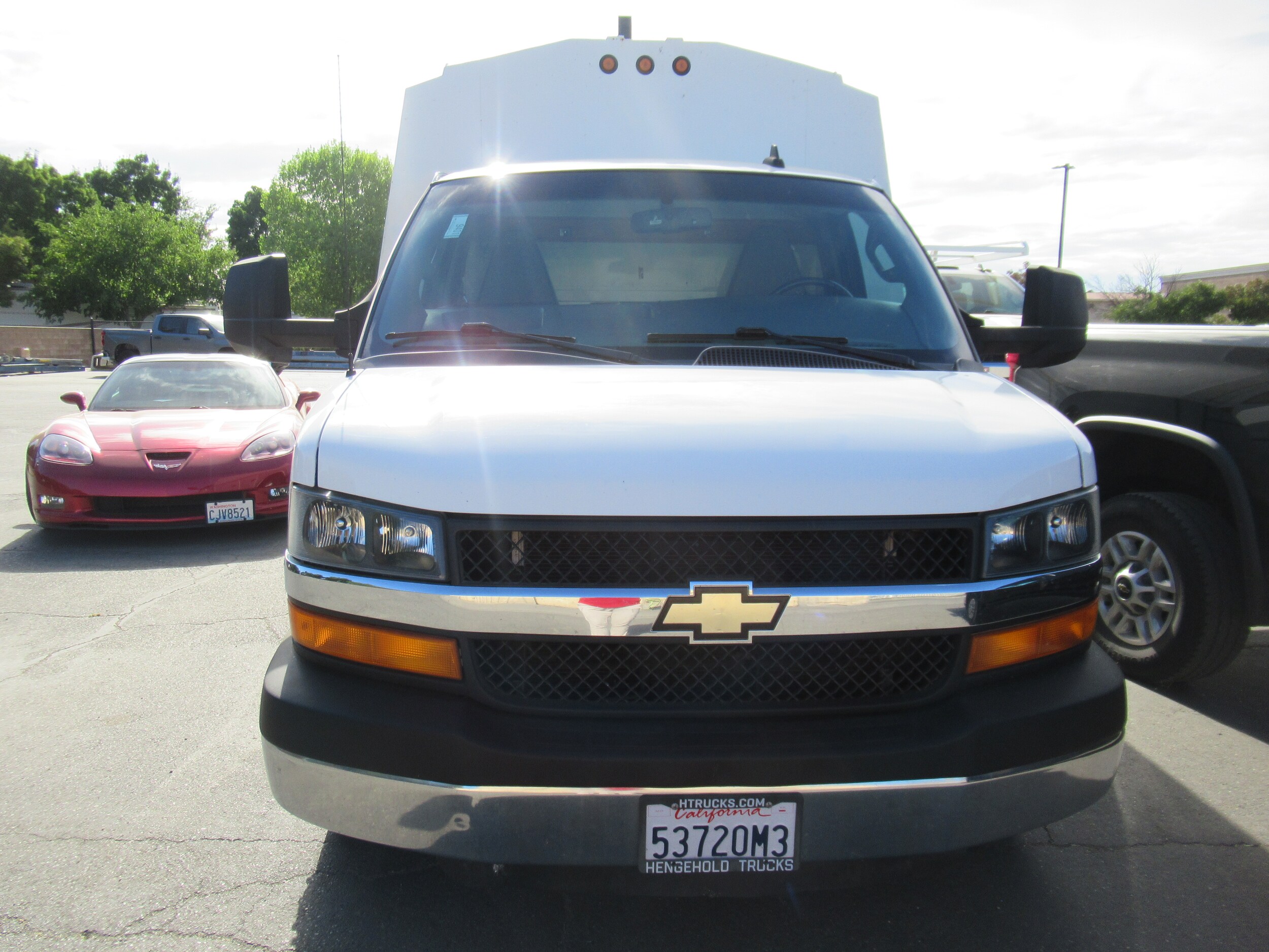 2016 Chevrolet Express 3500 Cutaway photo 2