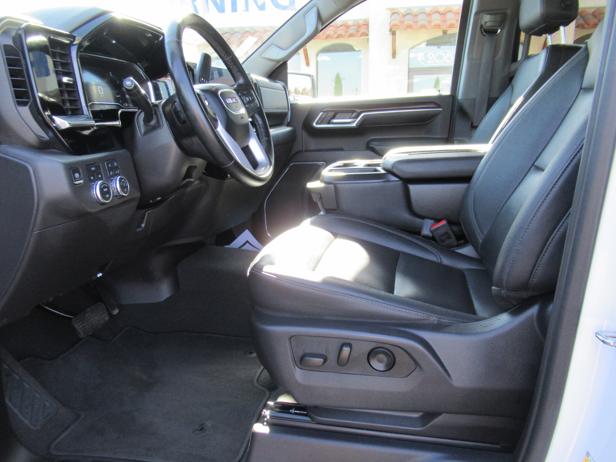 2024 GMC Sierra 1500 Leather photo 6