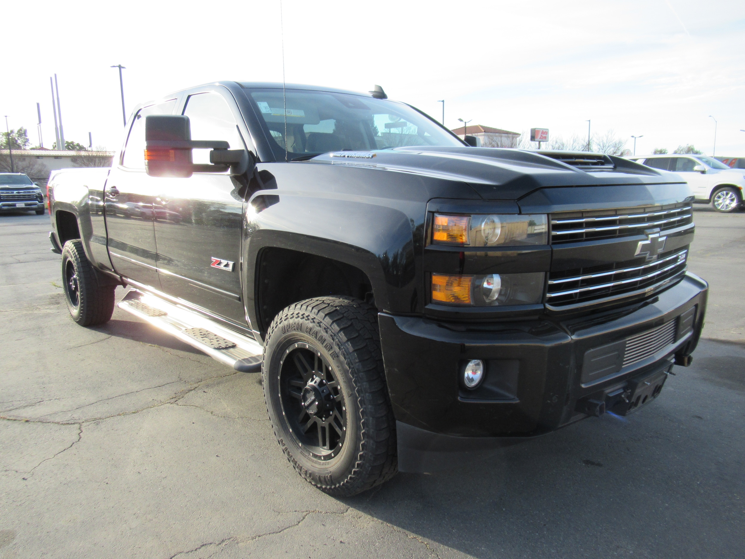 2017 Chevrolet Silverado 2500HD Leather photo 3