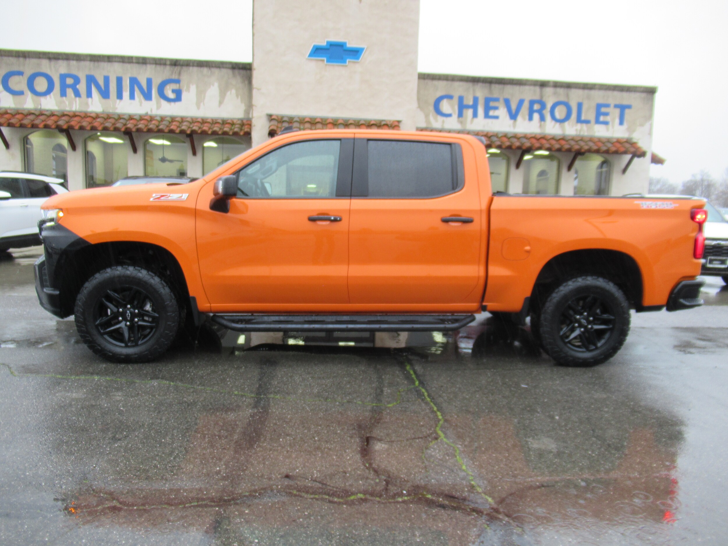 2021 Chevrolet Silverado Trail Boss LT photo 2
