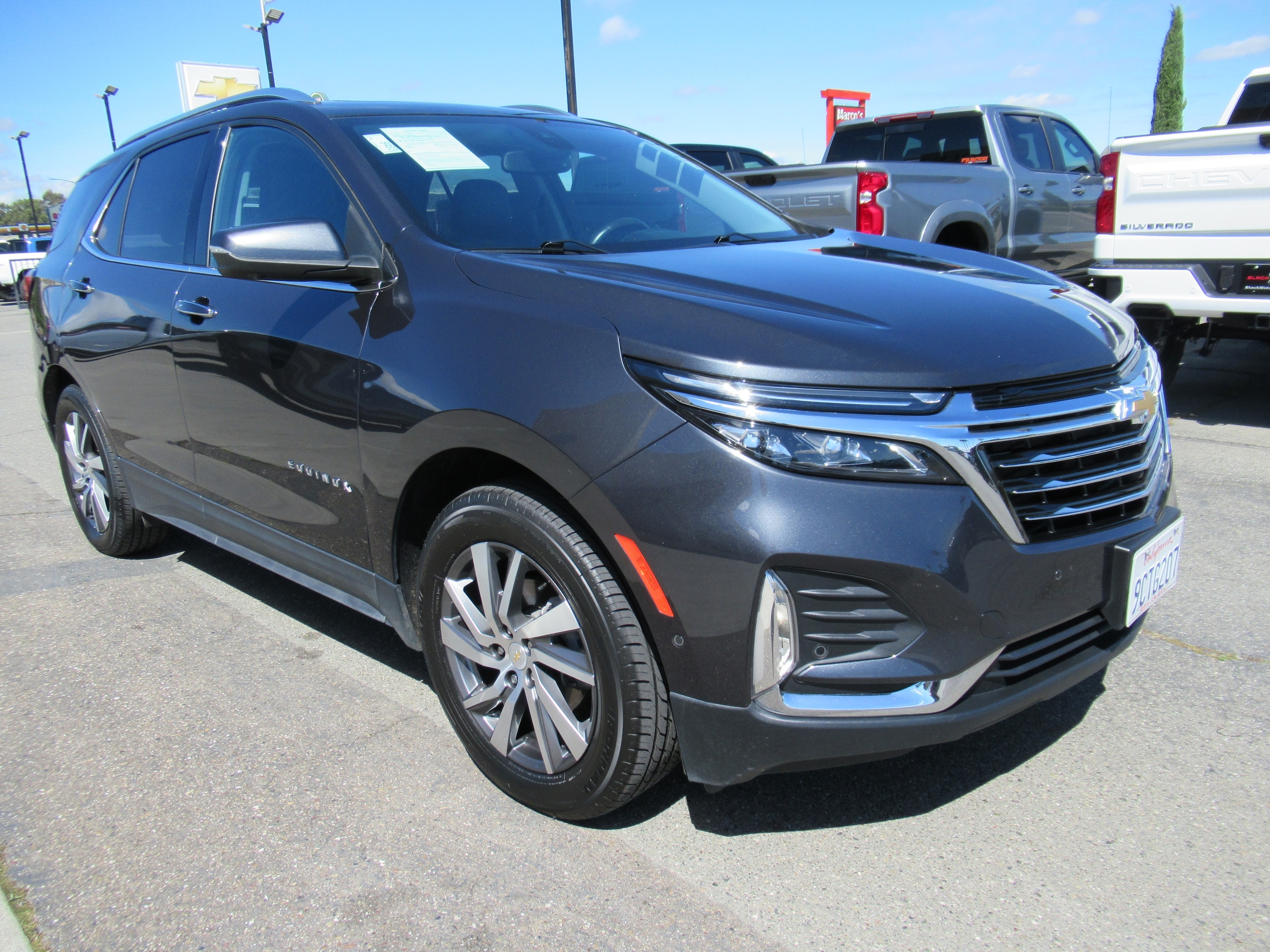 2022 Chevrolet Equinox Leather photo 4