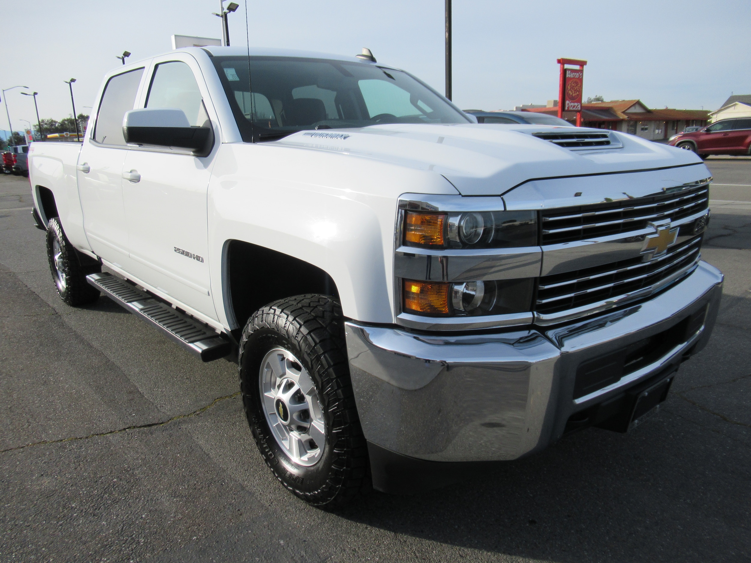 2018 Chevrolet Silverado 2500HD Cloth photo 5