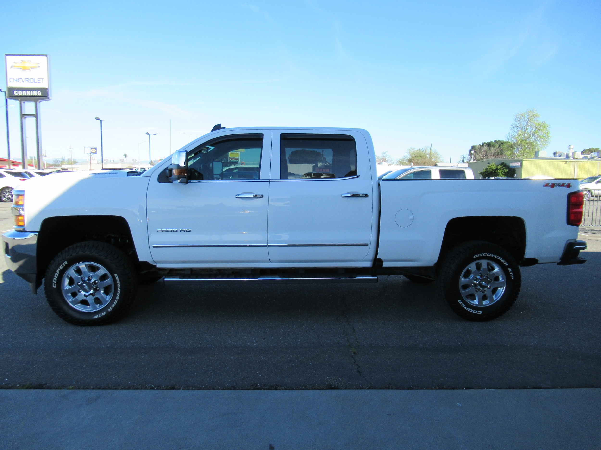 2018 Chevrolet Silverado 2500HD Leather photo 2
