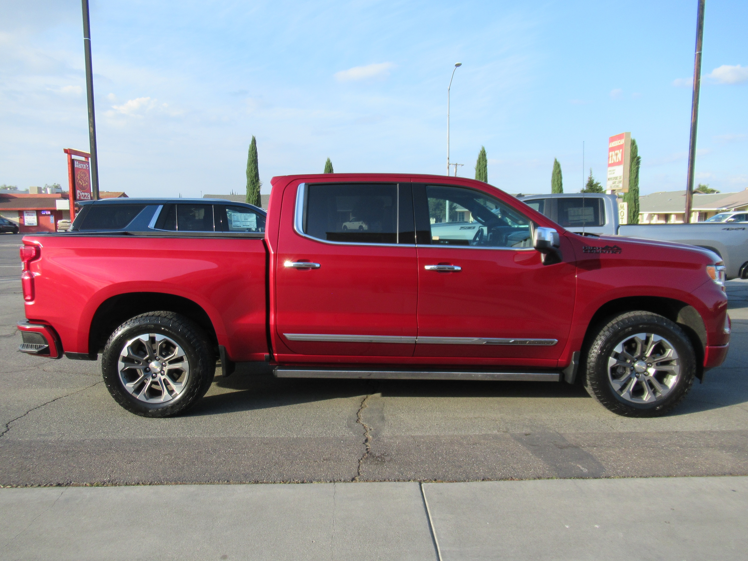 2022 Chevrolet Silverado 1500 Leather photo 5