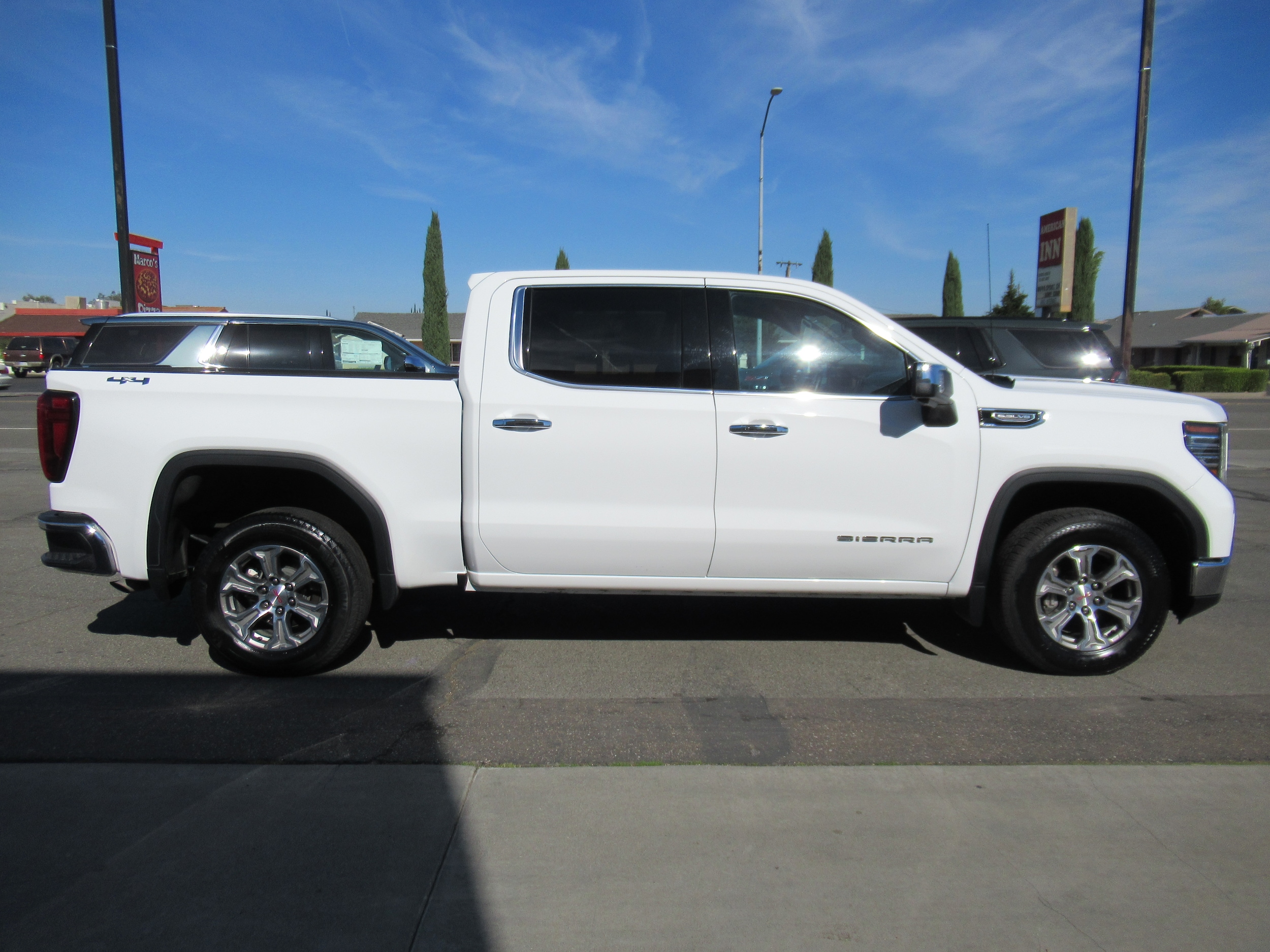 2024 GMC Sierra 1500 Leather photo 4