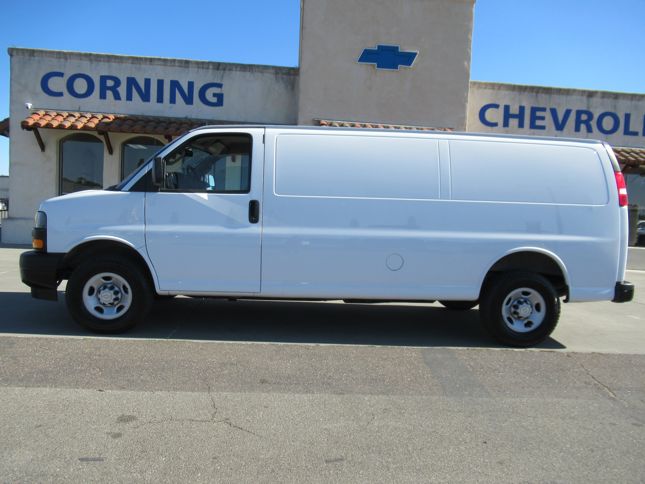 2023 Chevrolet Express 2500 Cloth photo 2