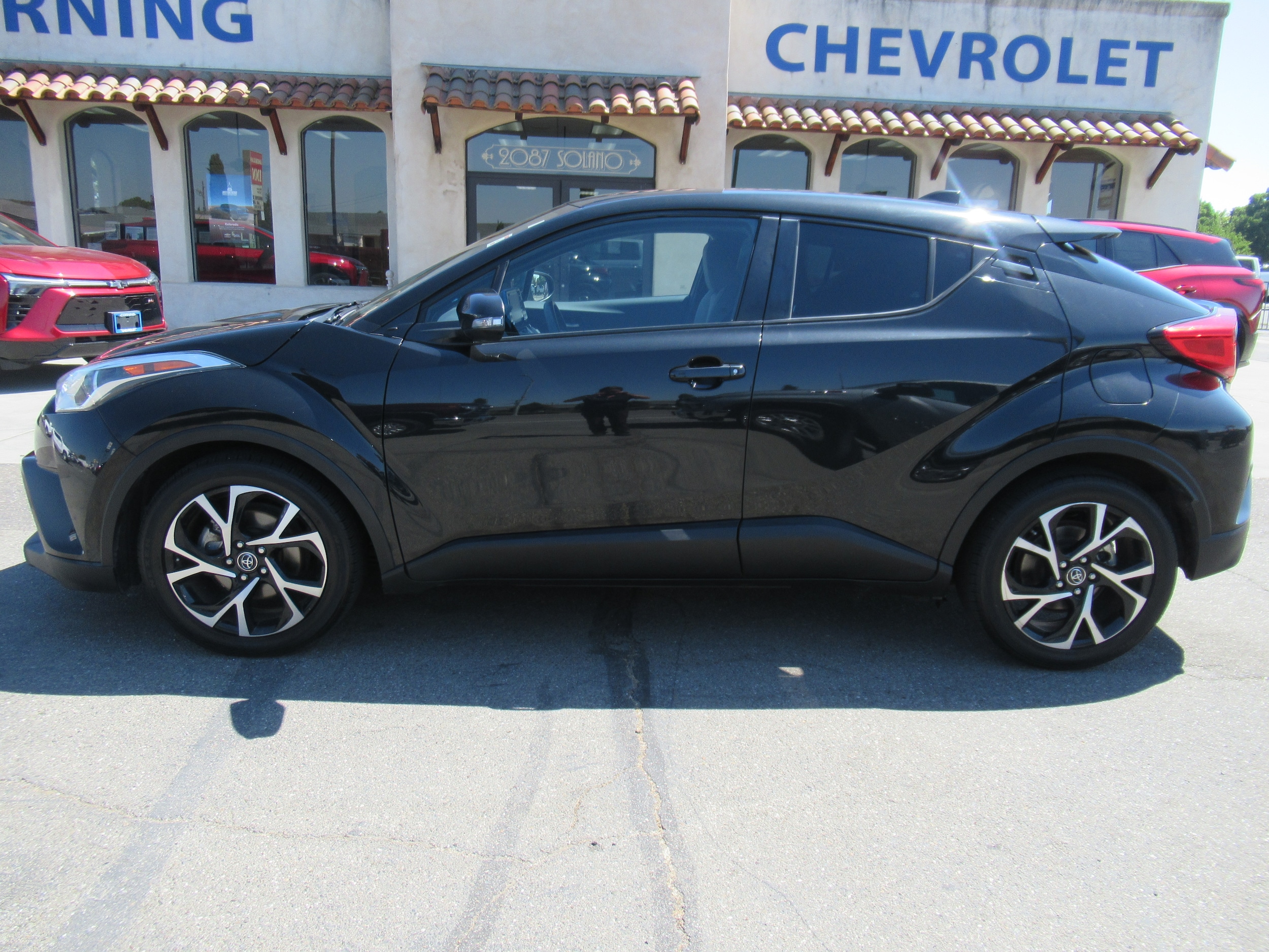 Used 2019 Toyota C-HR XLE with VIN NMTKHMBX5KR084009 for sale in Corning, CA