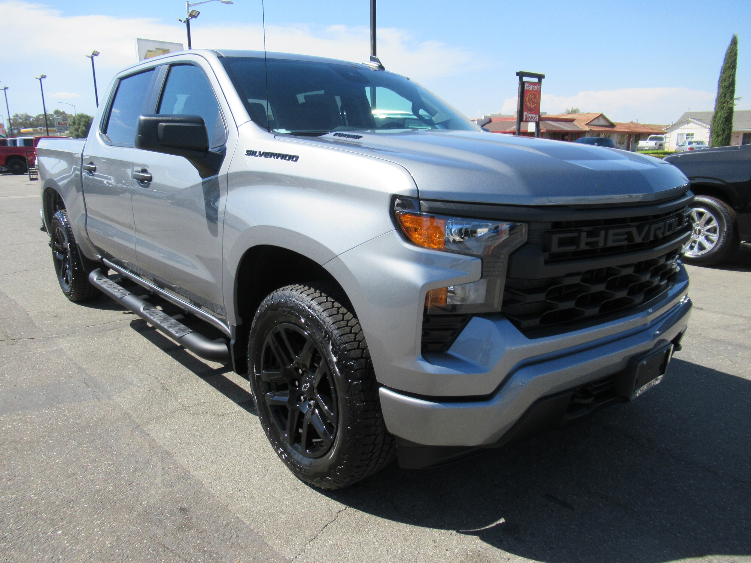 2025 Chevrolet Silverado 1500 Custom photo 3