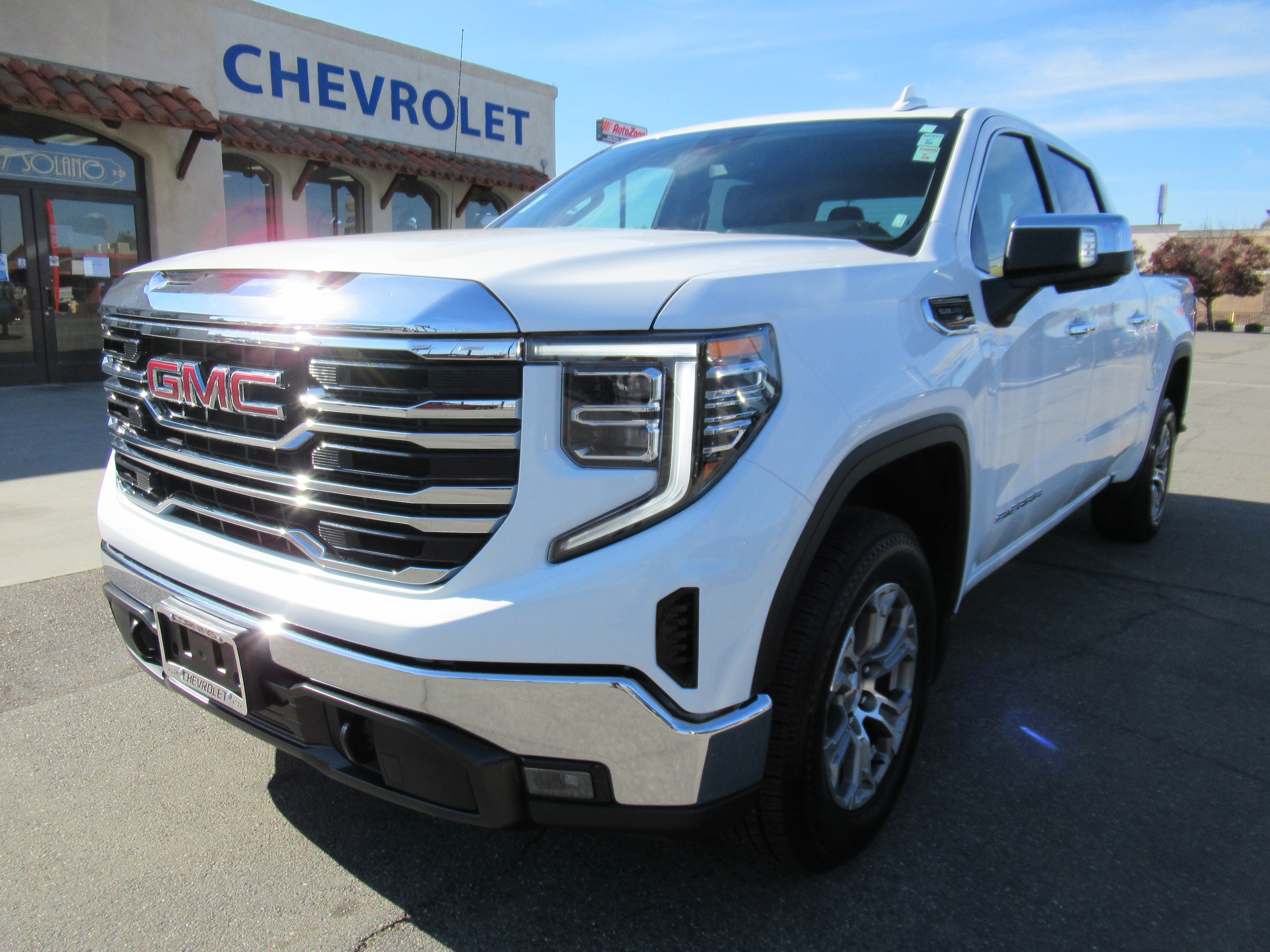 2024 GMC Sierra 1500 SLT's photo