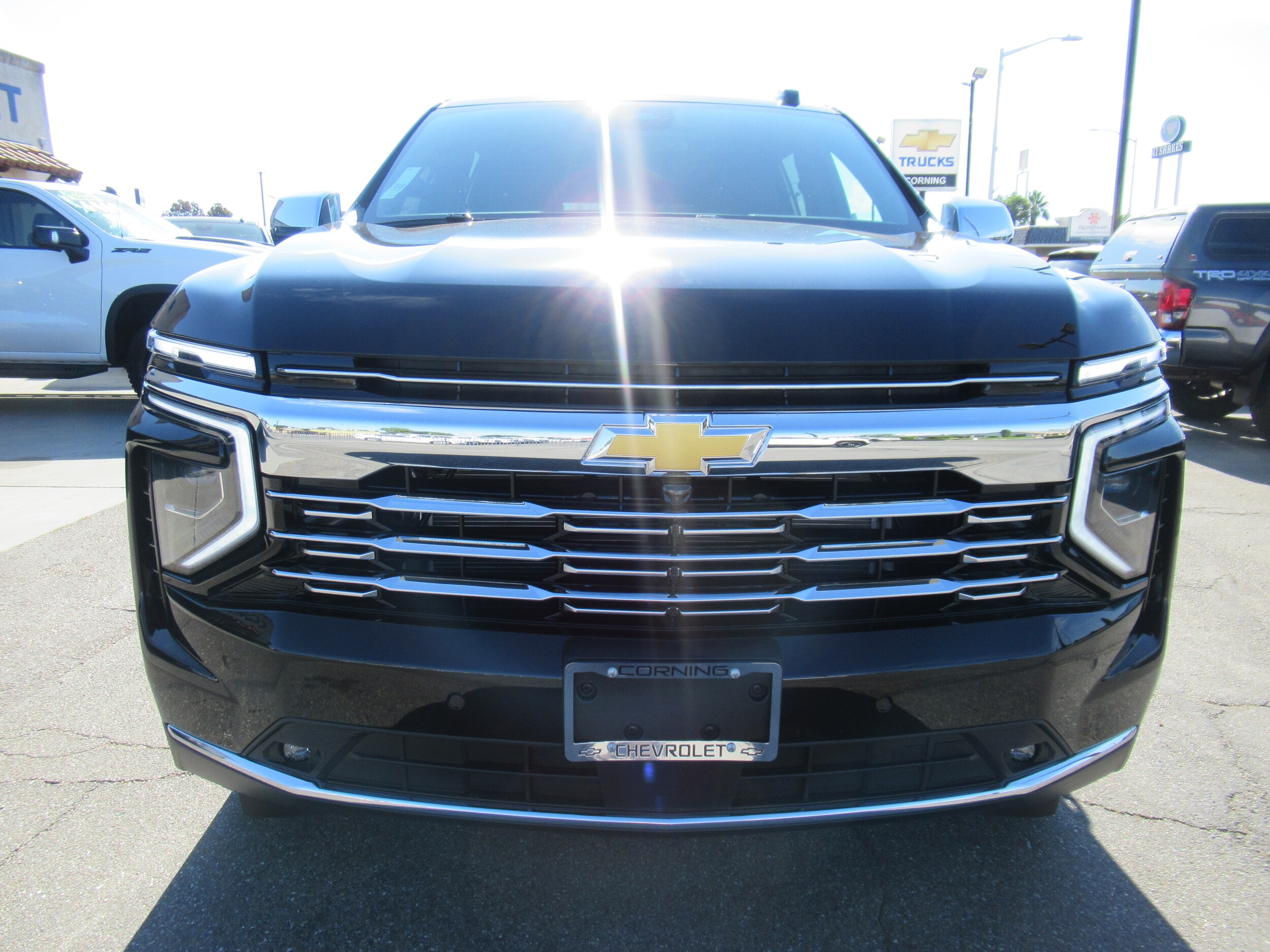 2025 Chevrolet Suburban Premier photo 3