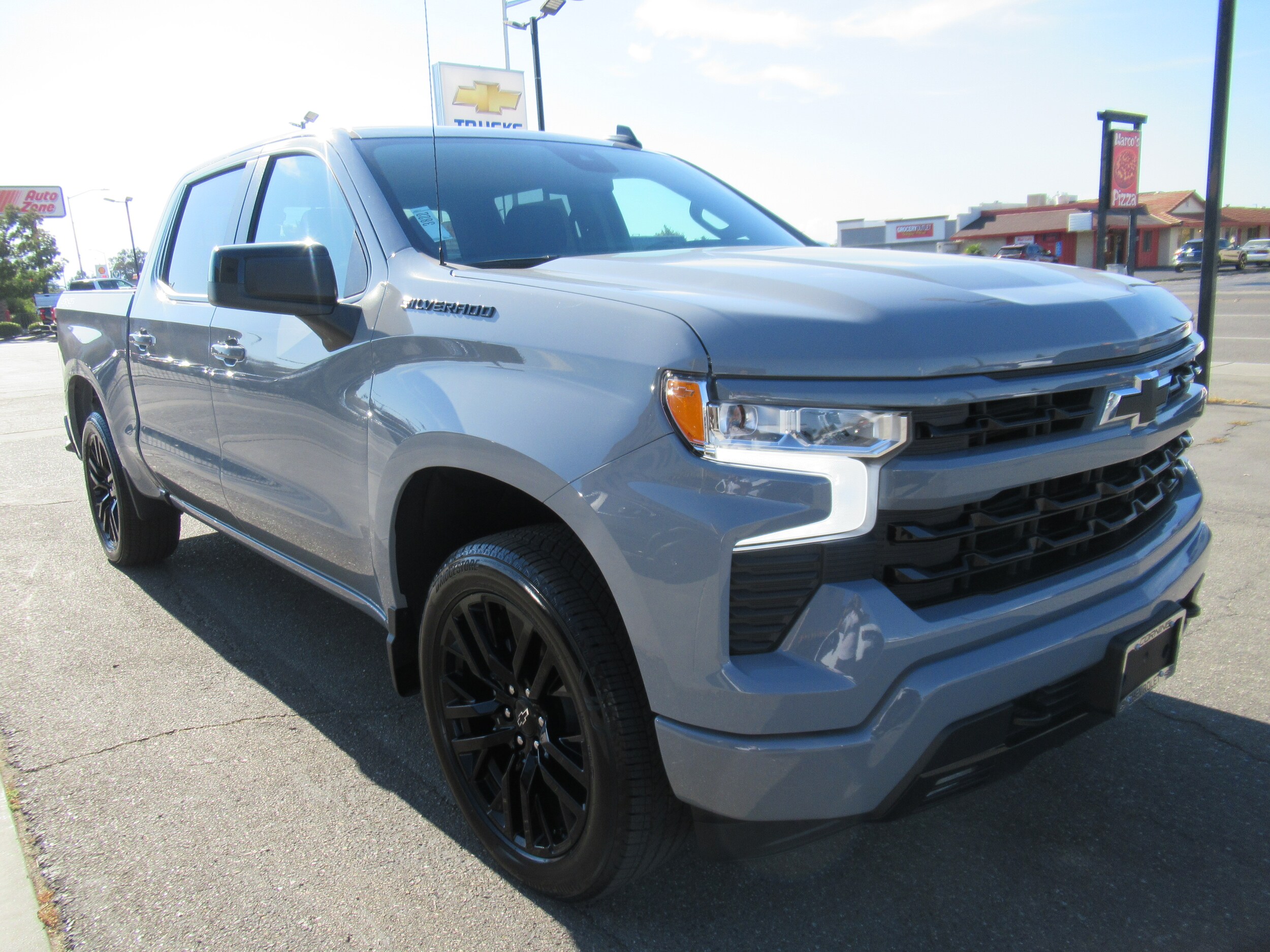 2025 Chevrolet Silverado 1500 RST photo 2