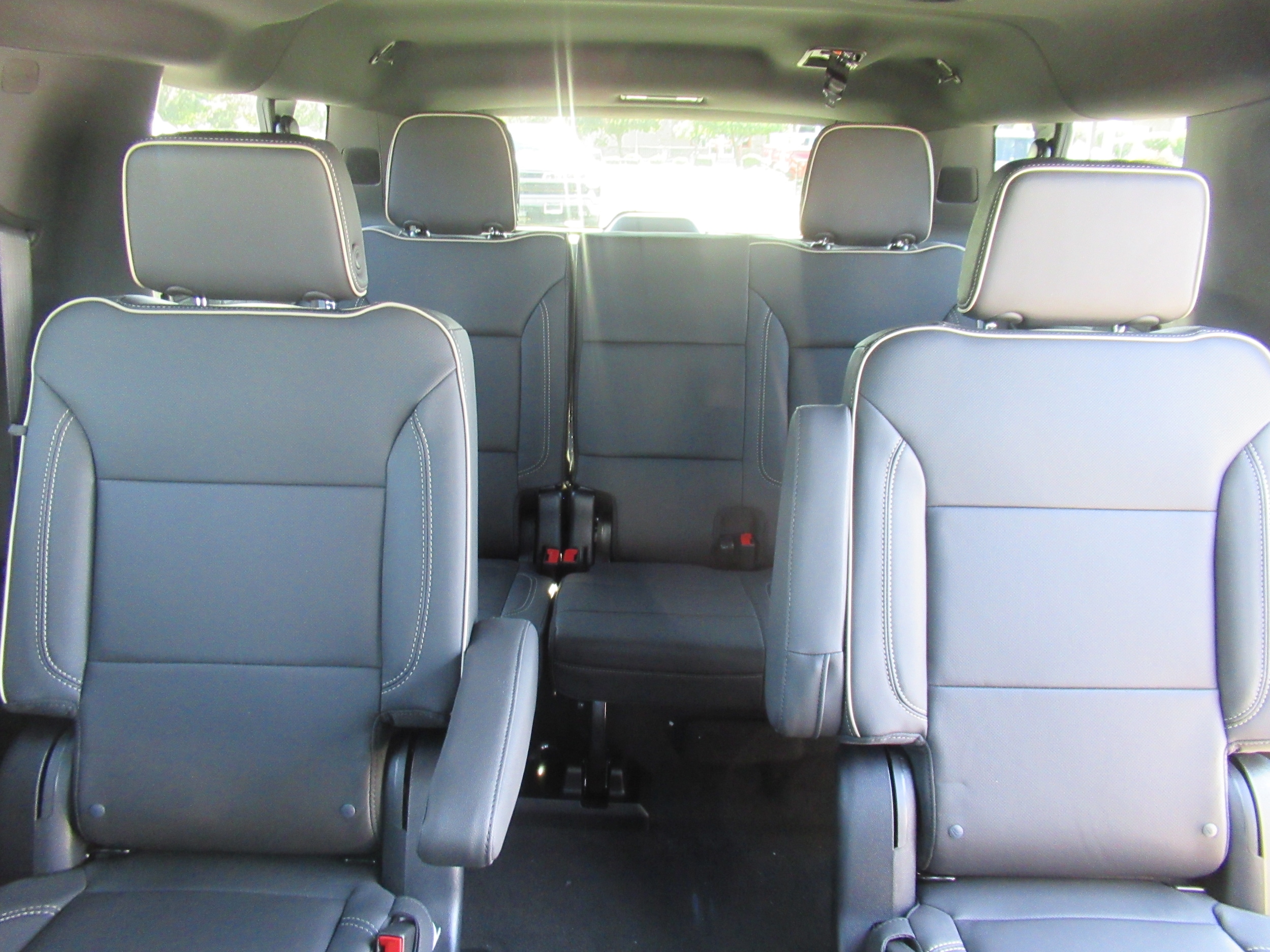 2025 Chevrolet Suburban Premier - Photo 14