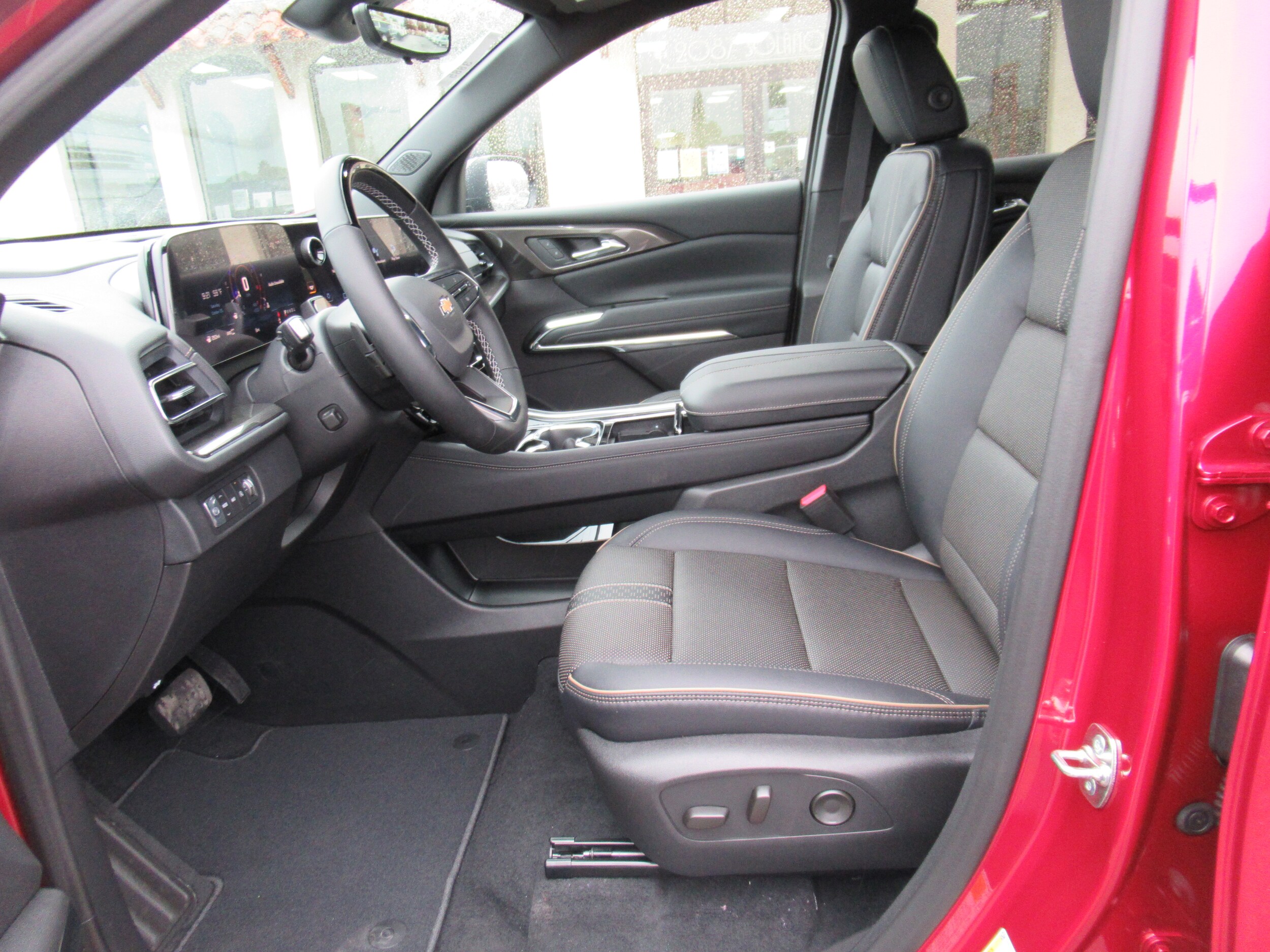 2026 Chevrolet Traverse High Country photo 2