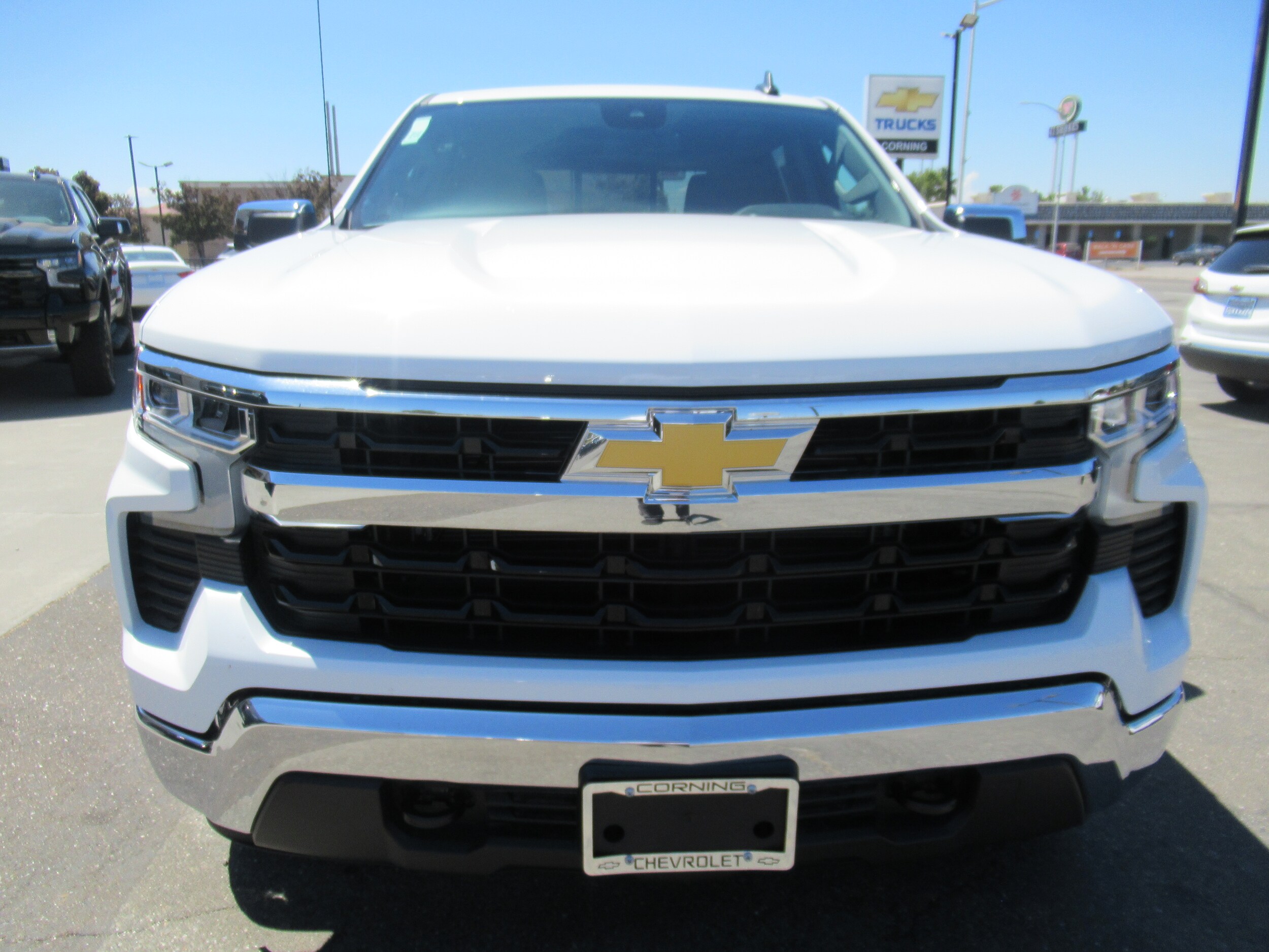 2025 Chevrolet Silverado 1500 LT photo 2