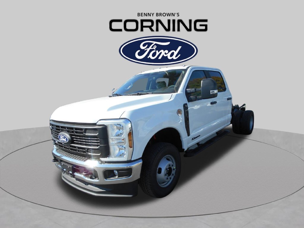 2027 Ford F-350 Chassis XL Truck Crew Cab