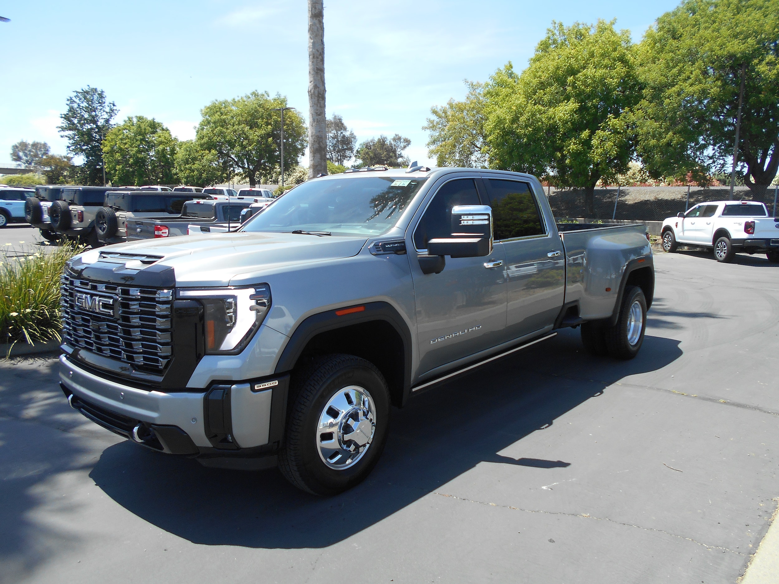 2025 GMC Sierra 4WD Crew Cab LB DRW Denali Ultimate's photo