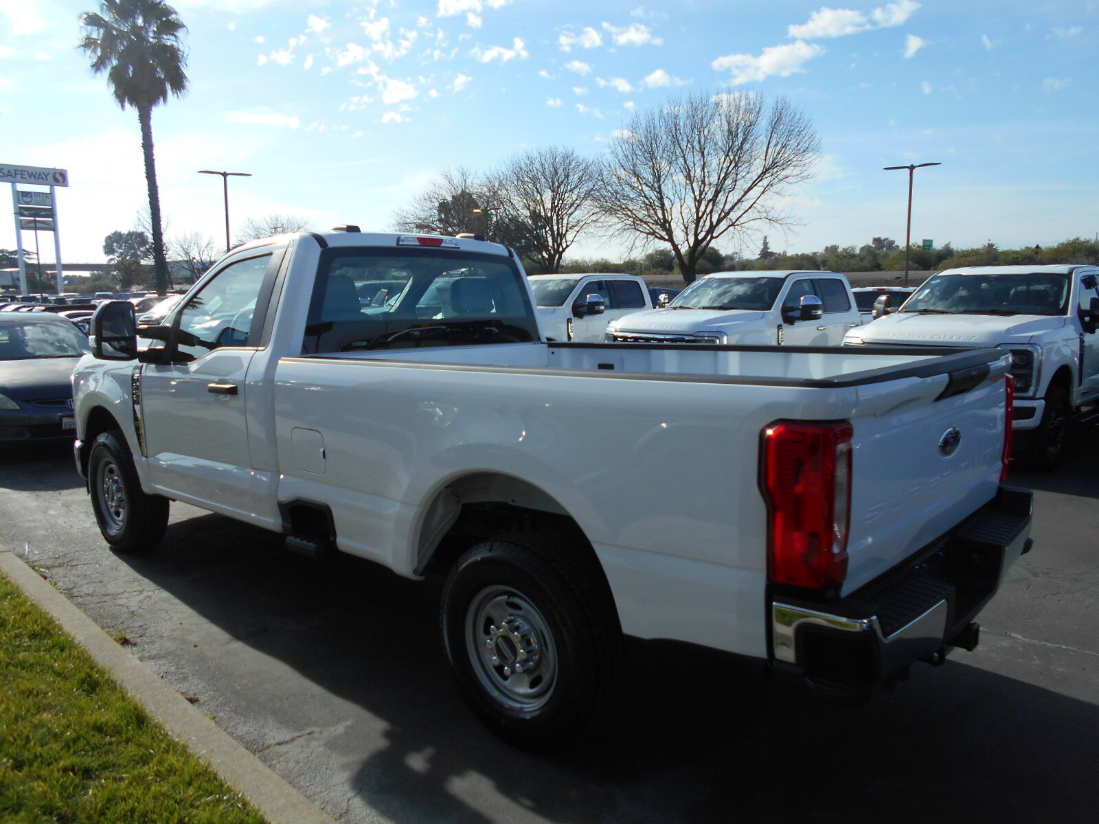 2025 Ford F-250 XL photo 3
