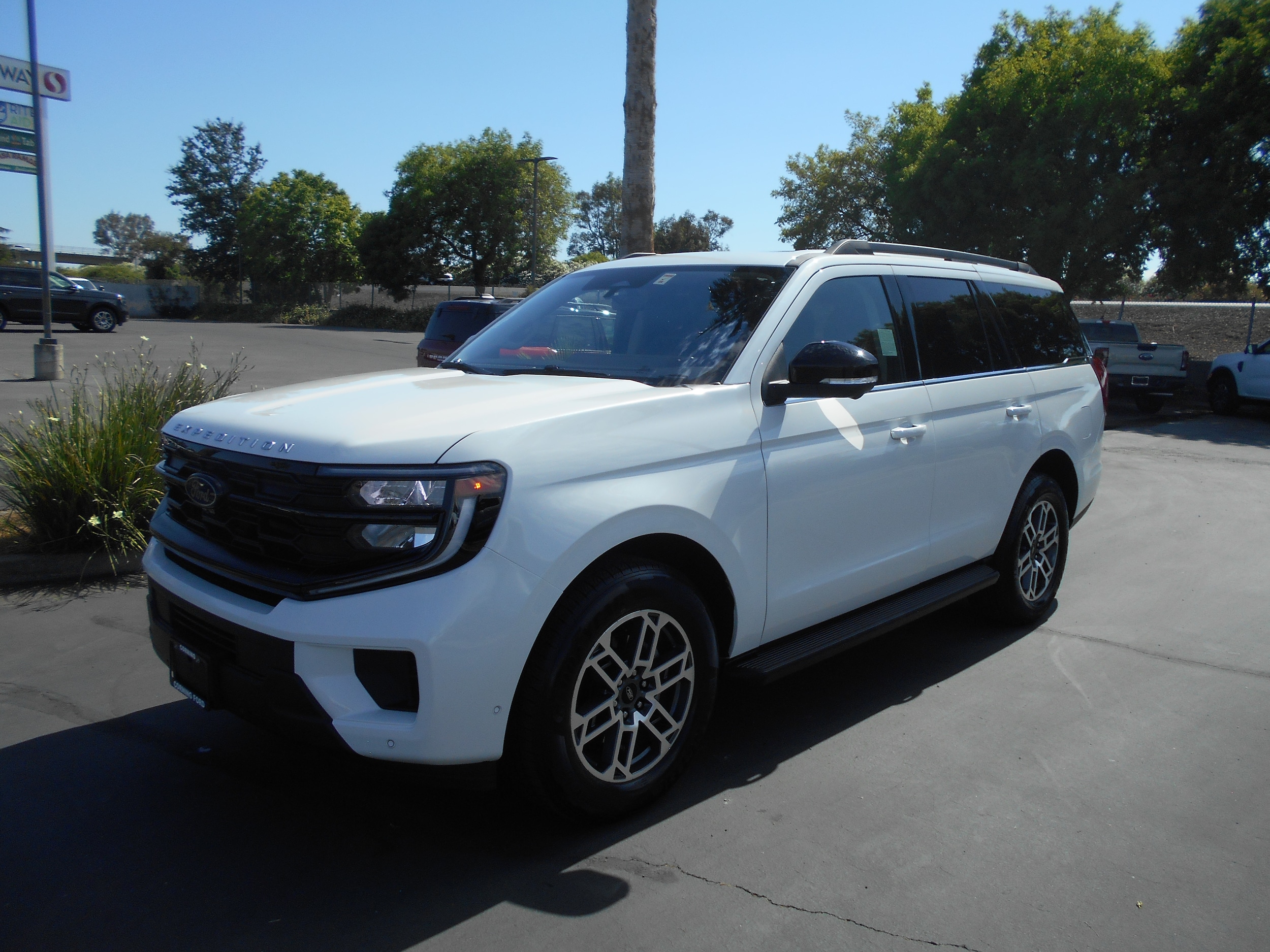  2025 Ford Expedition Active RWD   