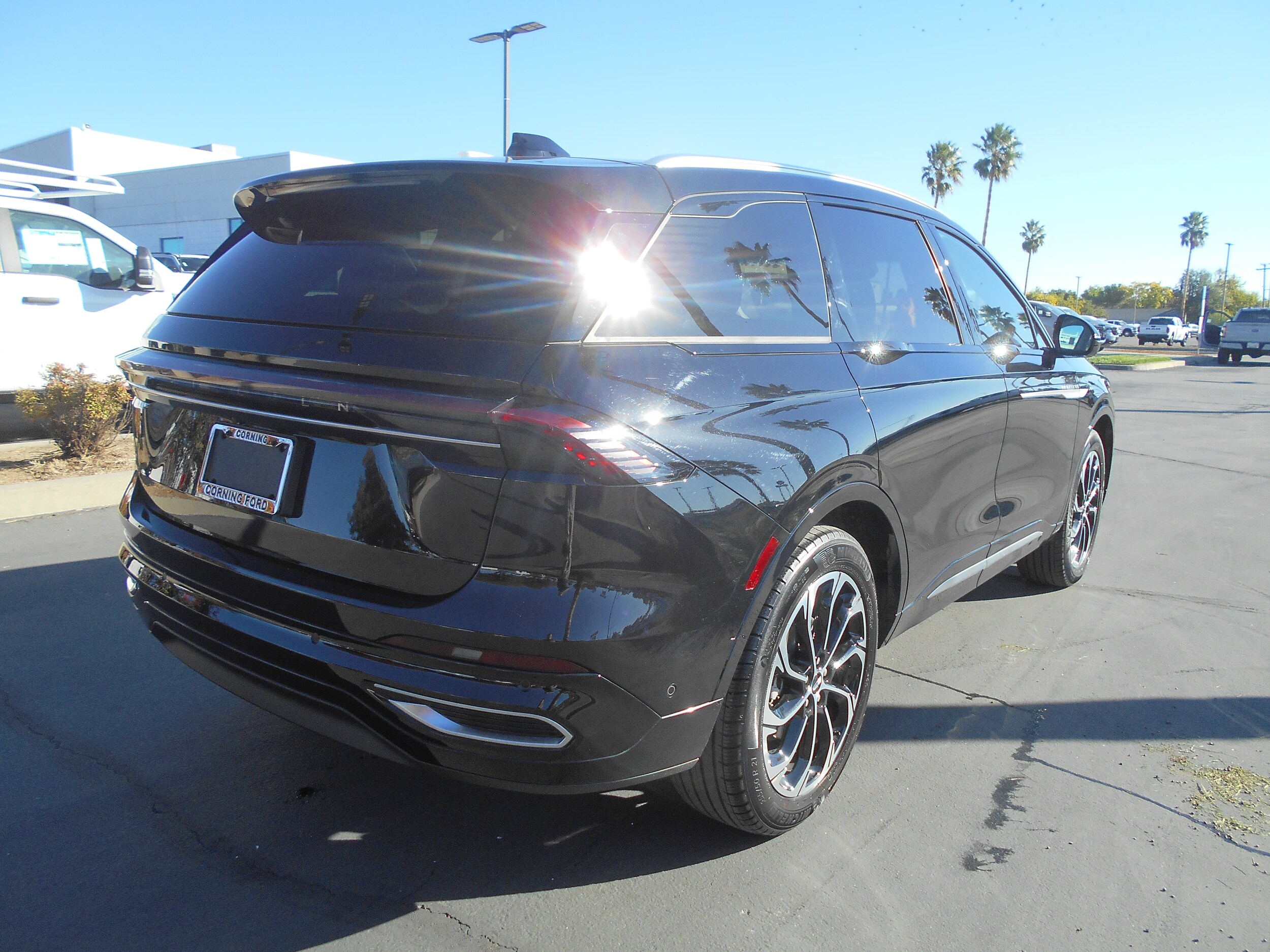 2024 Lincoln Nautilus Reserve photo 3