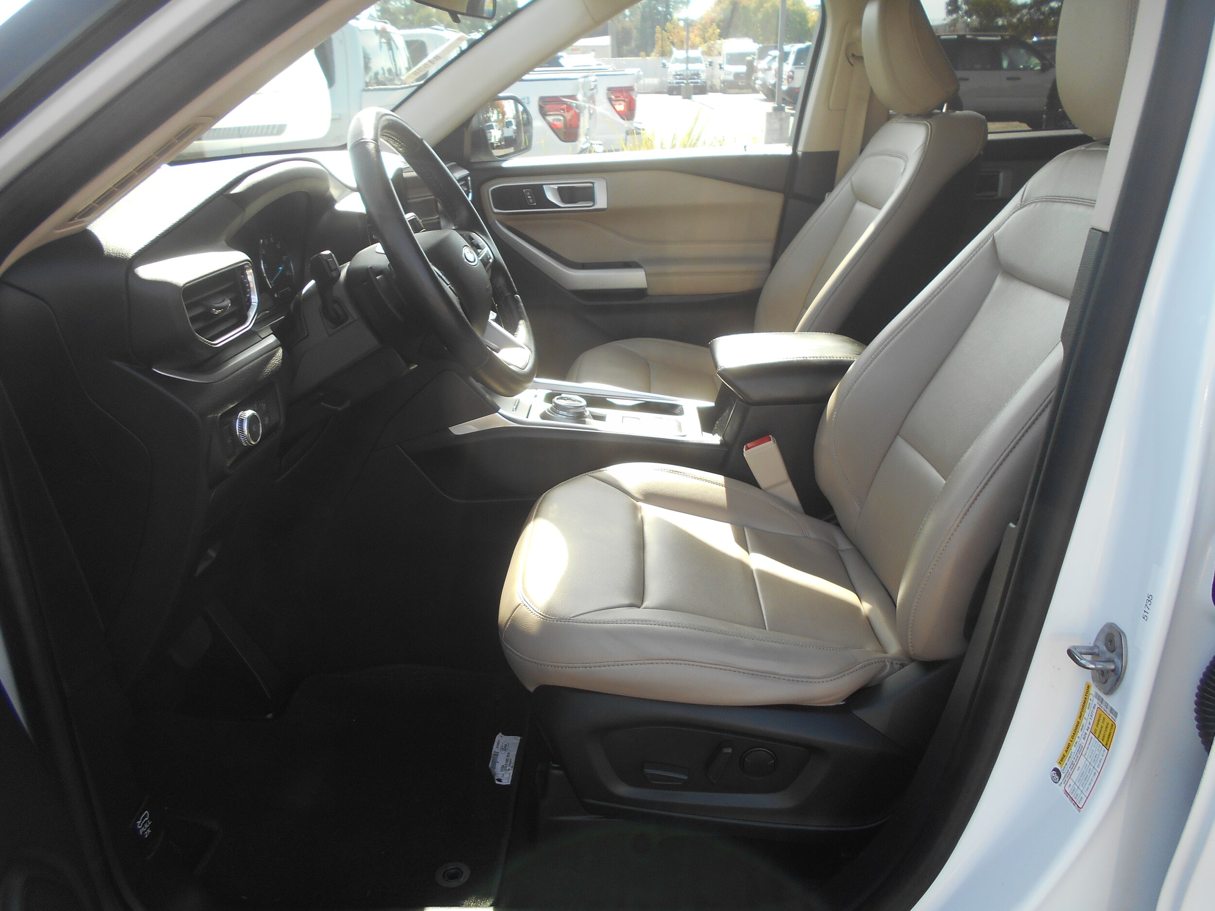 2020 Ford Explorer XLT photo 2