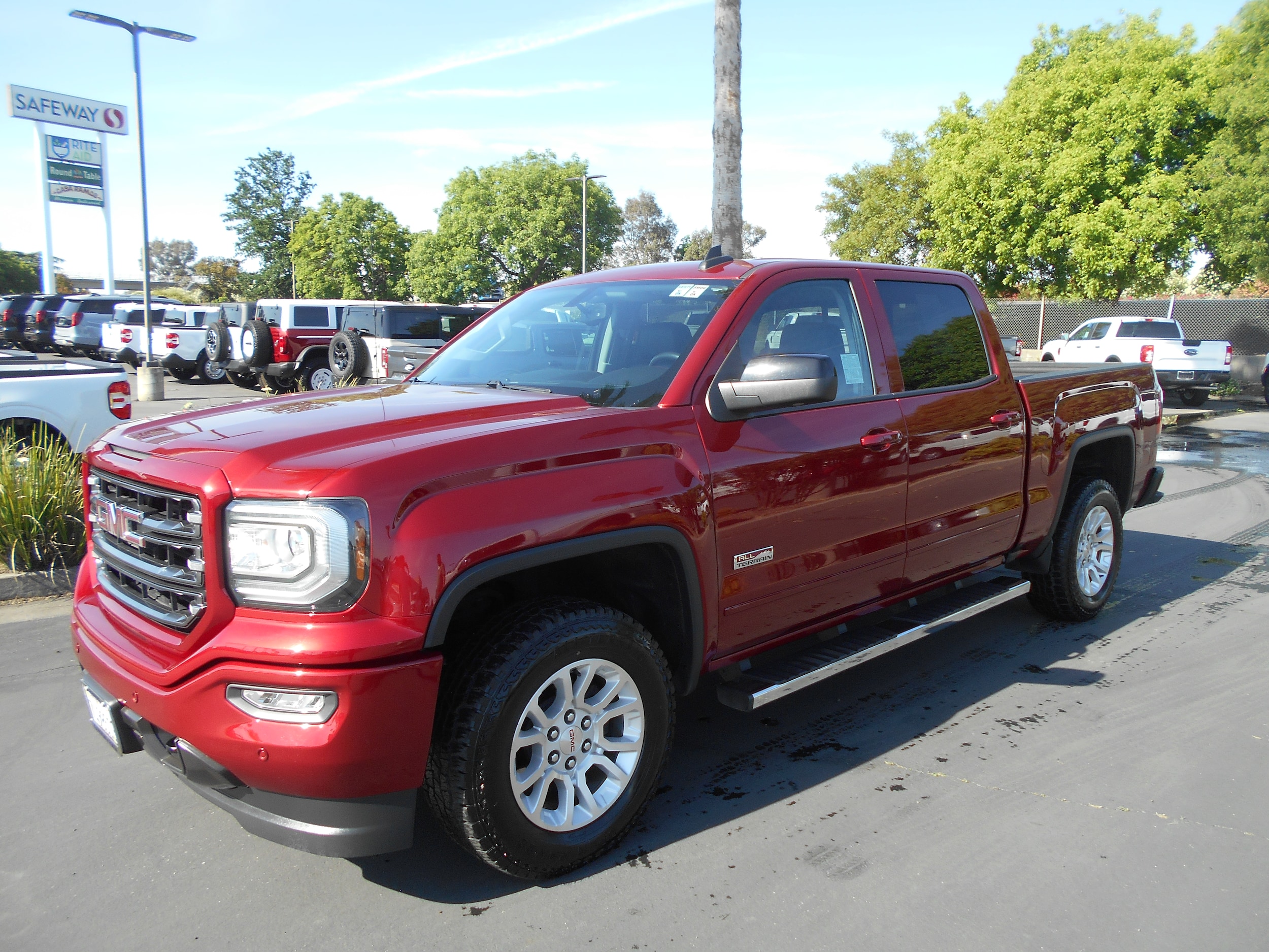 2018 GMC Sierra 4WD Crew Cab Short Box SLT's photo