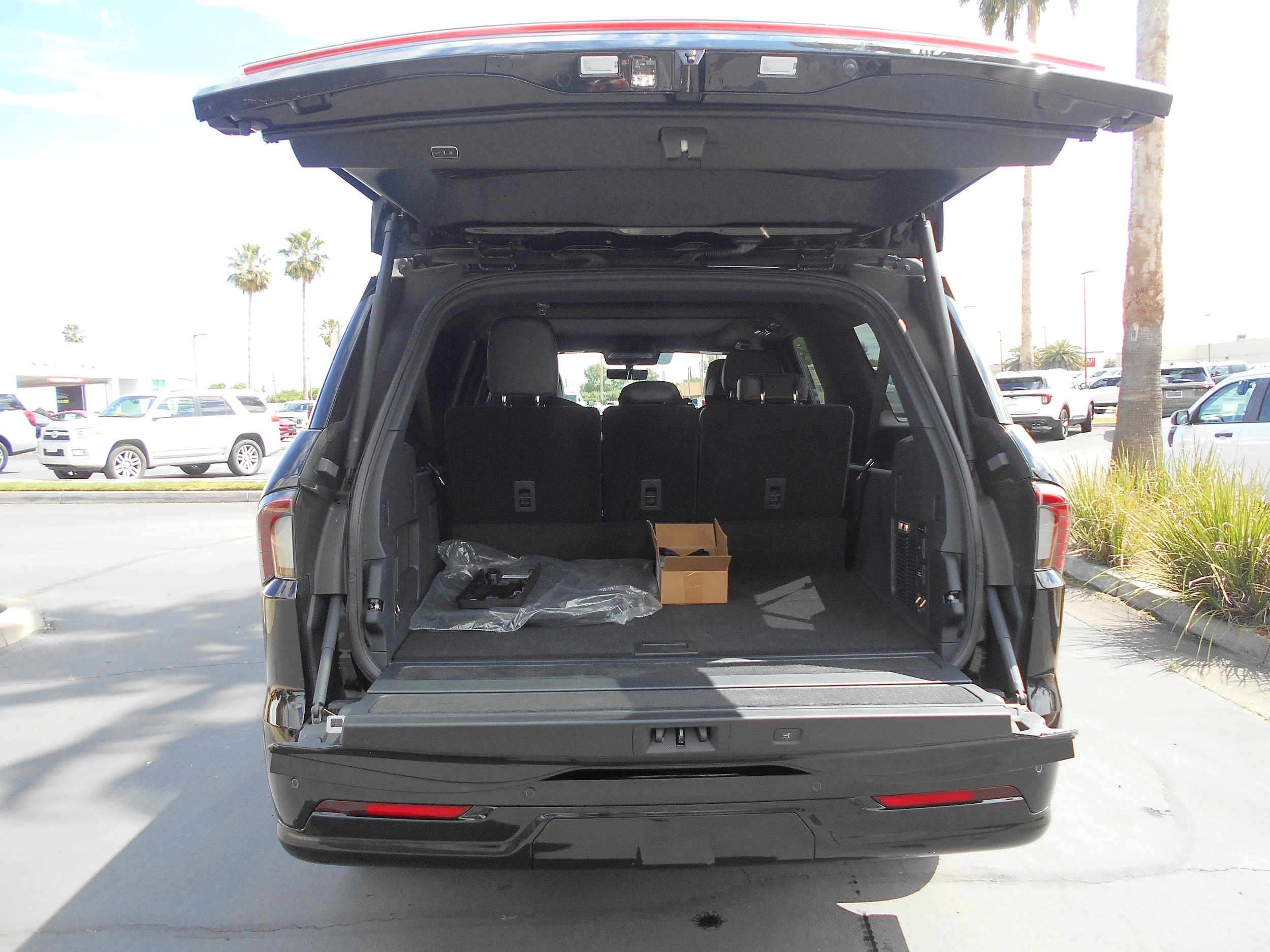 2025 Lincoln Navigator L Black Label photo 6