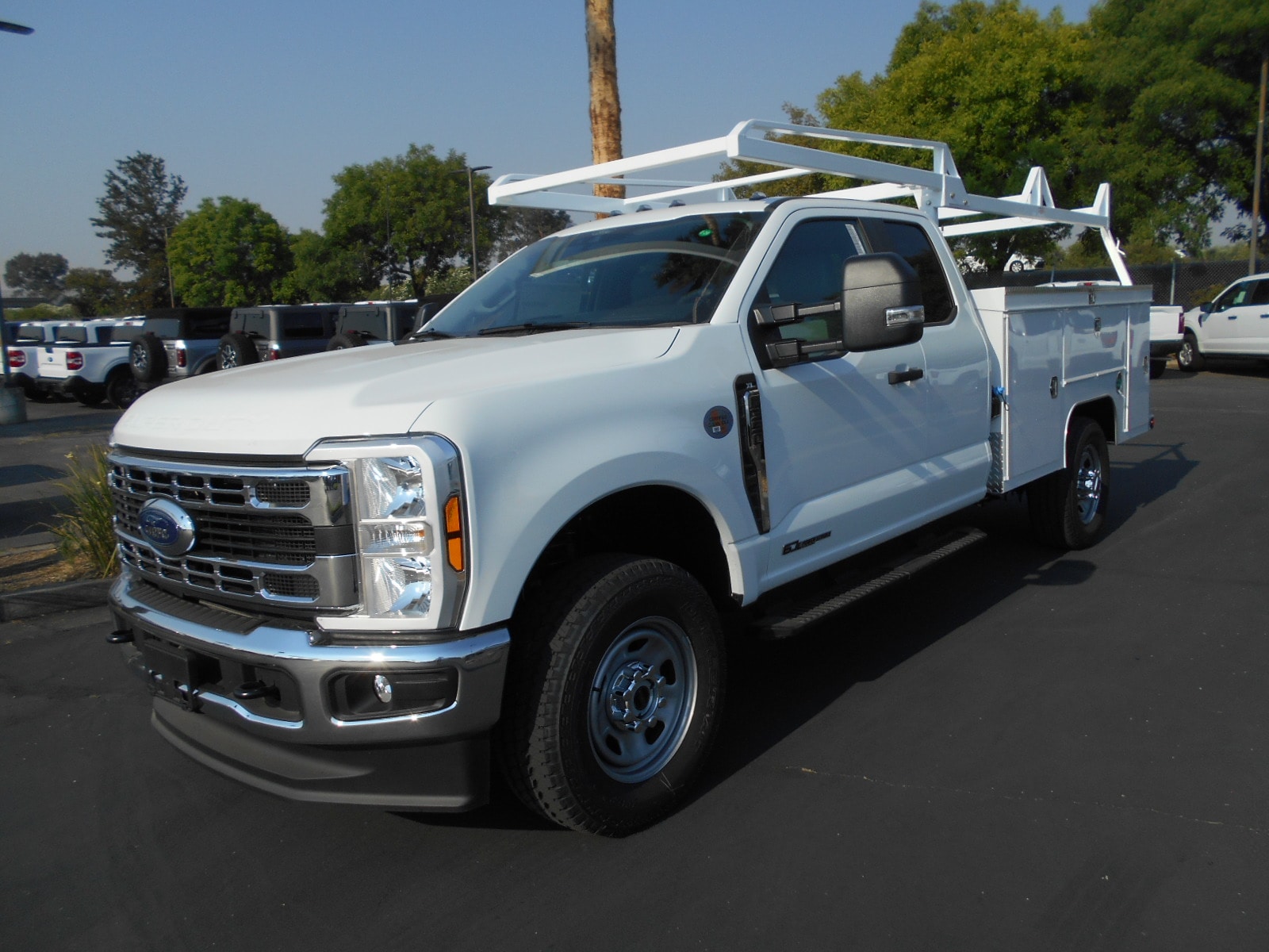 2025 Ford F-350 Super Duty Chassis Cab XL's photo