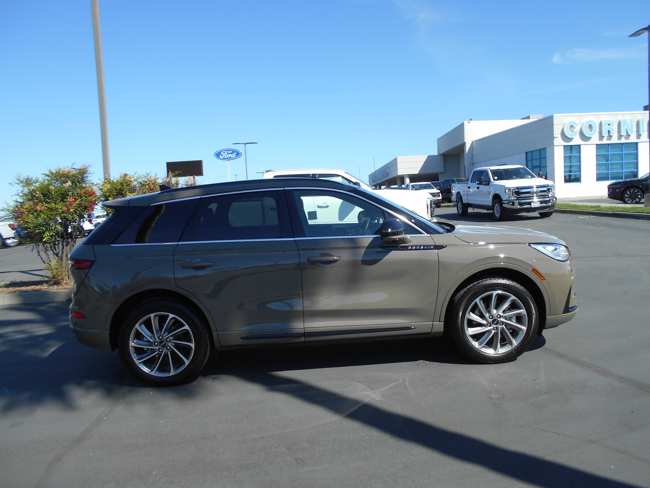 2026 Lincoln Corsair Grand Touring II photo 3