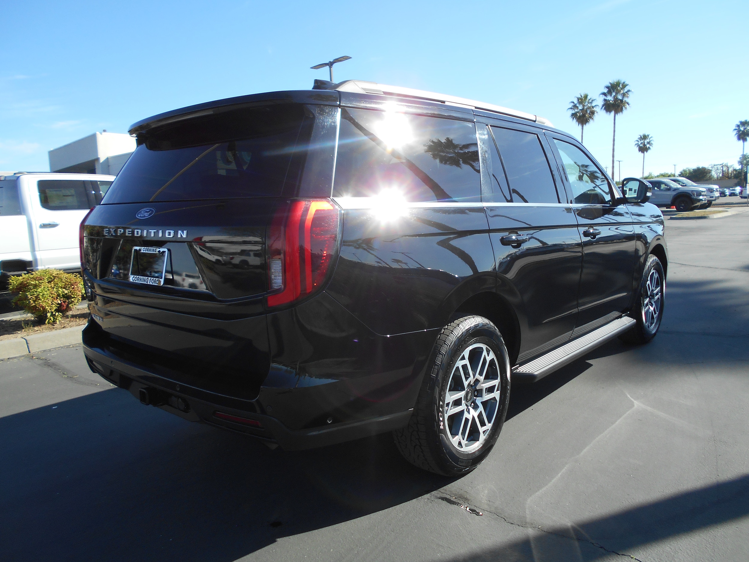 2025 Ford Expedition Leather photo 3