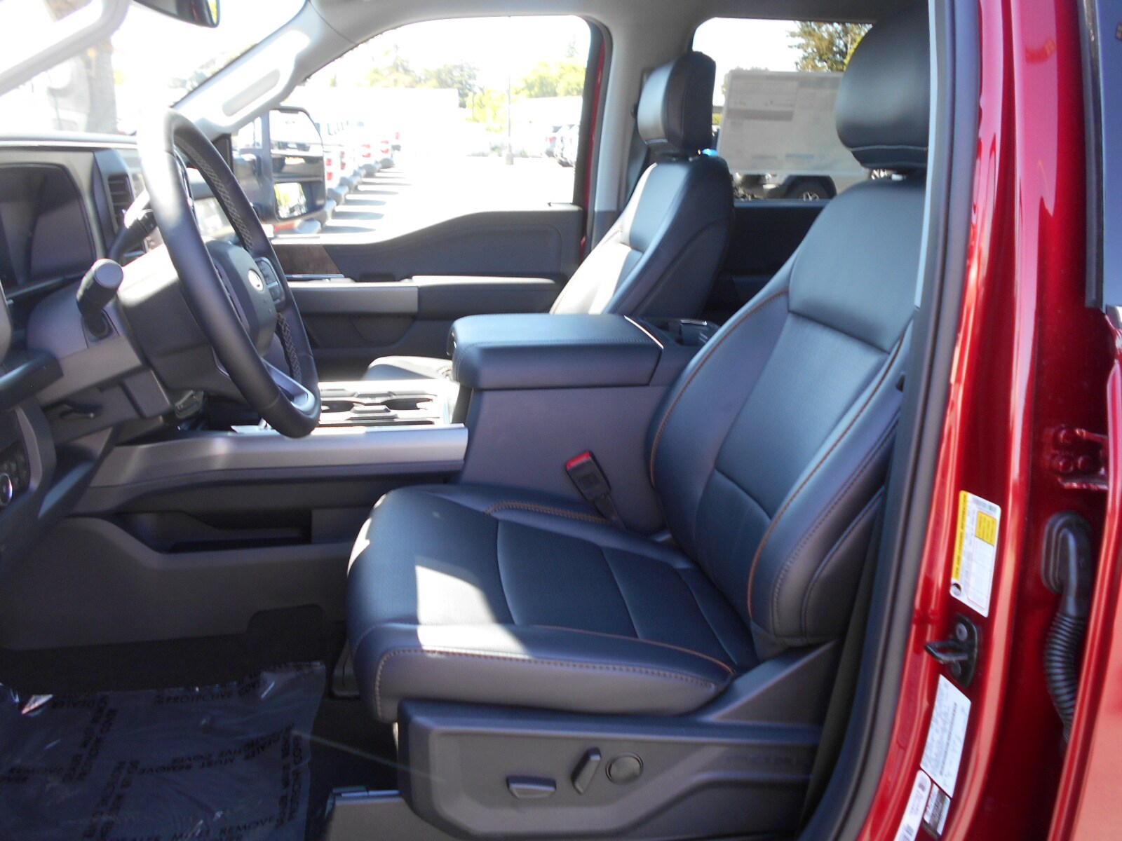2025 Ford F-350 Lariat photo 4