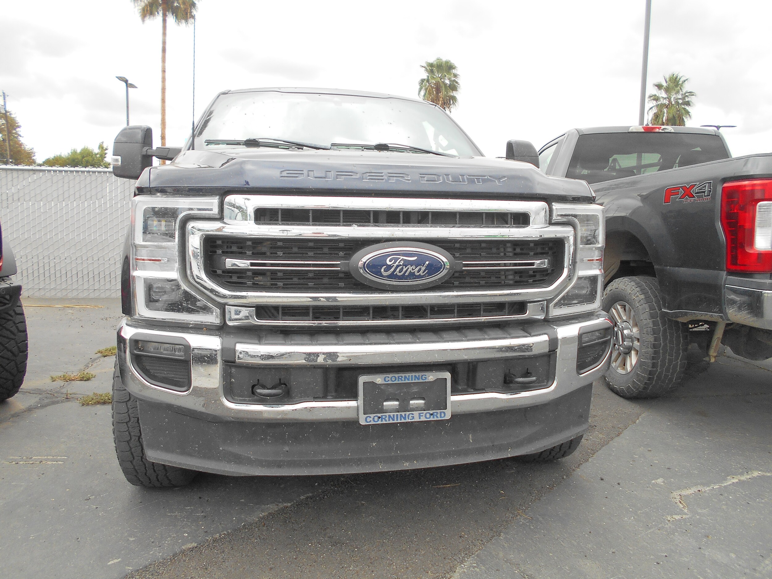 2022 Ford F-250 Lariat photo 2