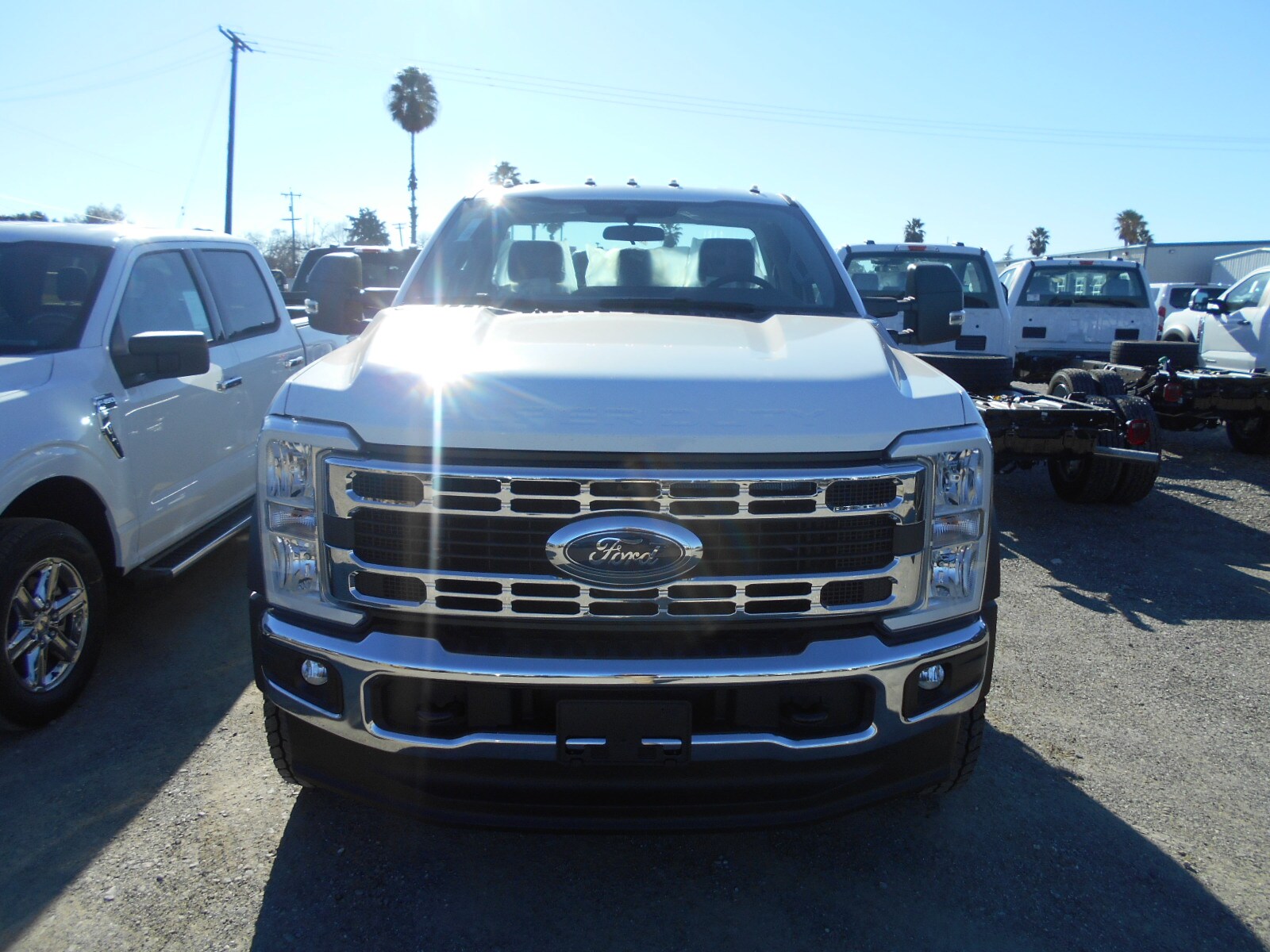 2024 Ford F-600 photo 2