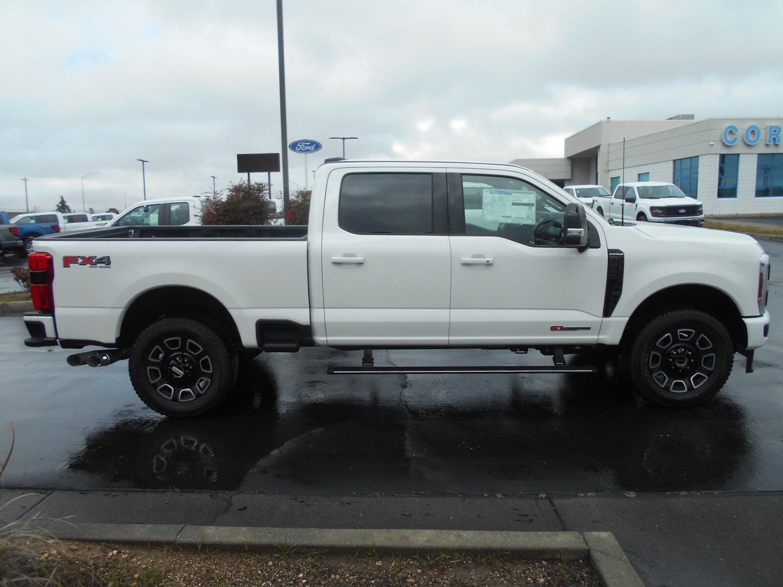 2025 Ford F-250 Platinum photo 2