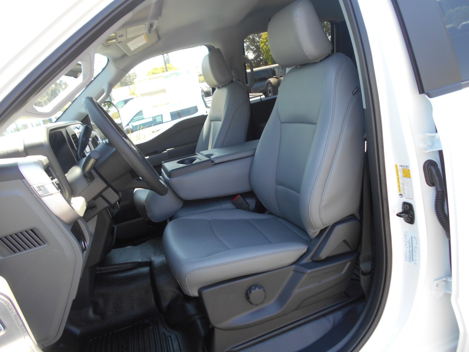 2025 Ford F-250 XL photo 4