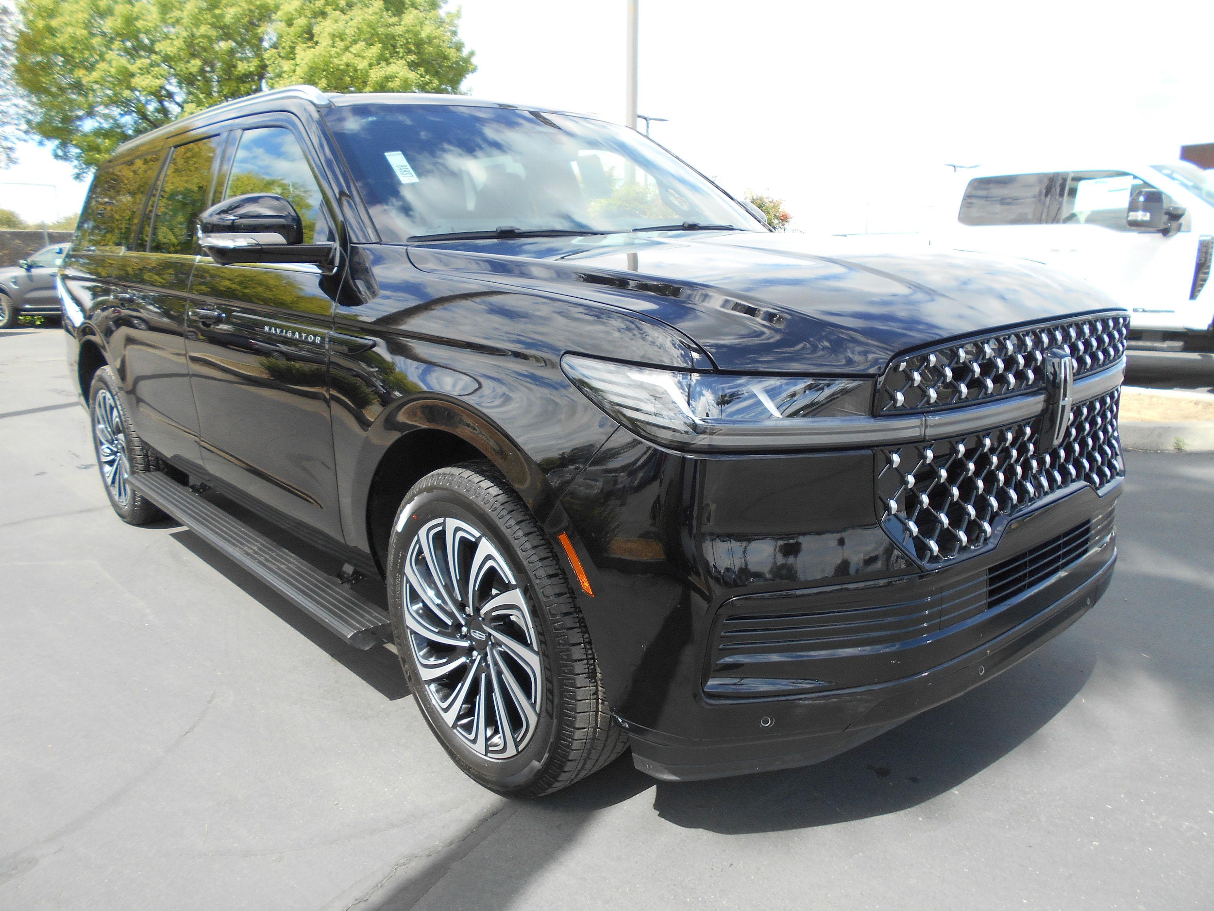 2025 Lincoln Navigator L Black Label photo 2