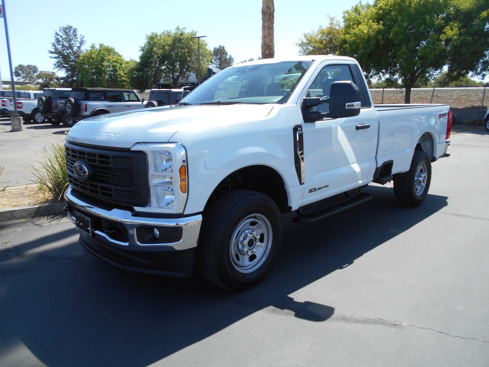 2025 Ford F-350 Super Duty XL's photo