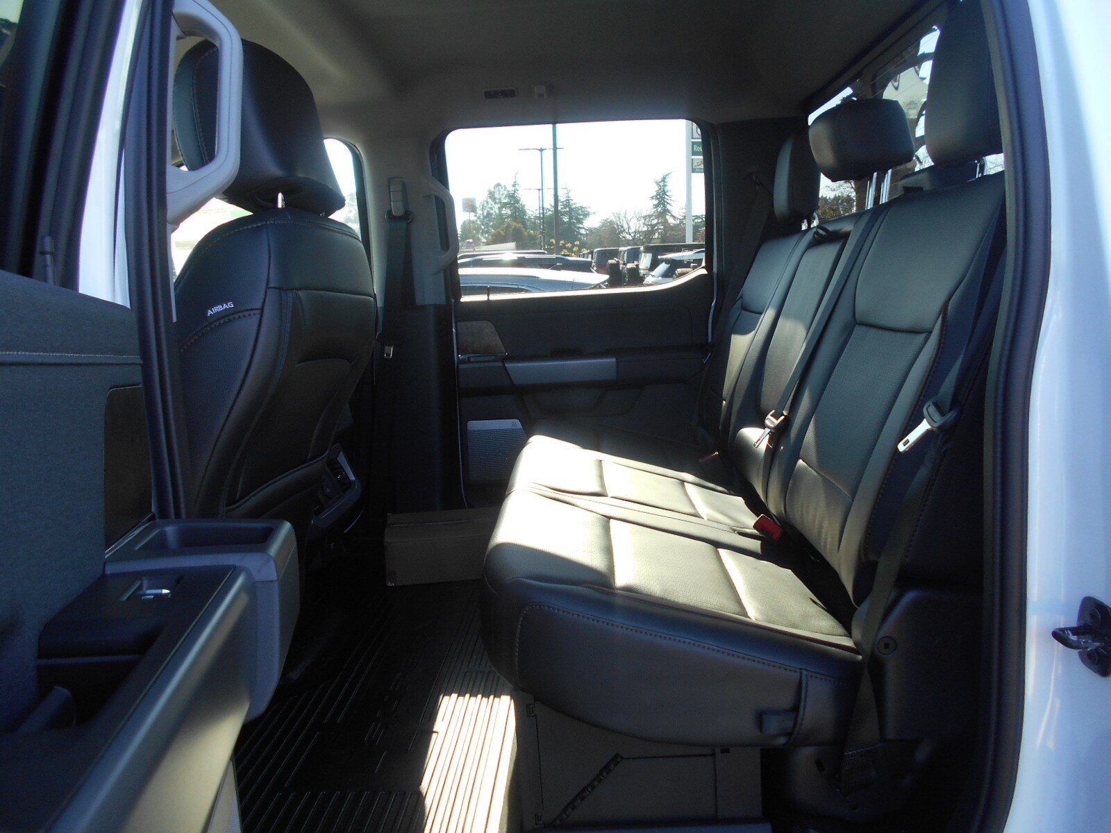 2025 Ford F-350 Lariat photo 4