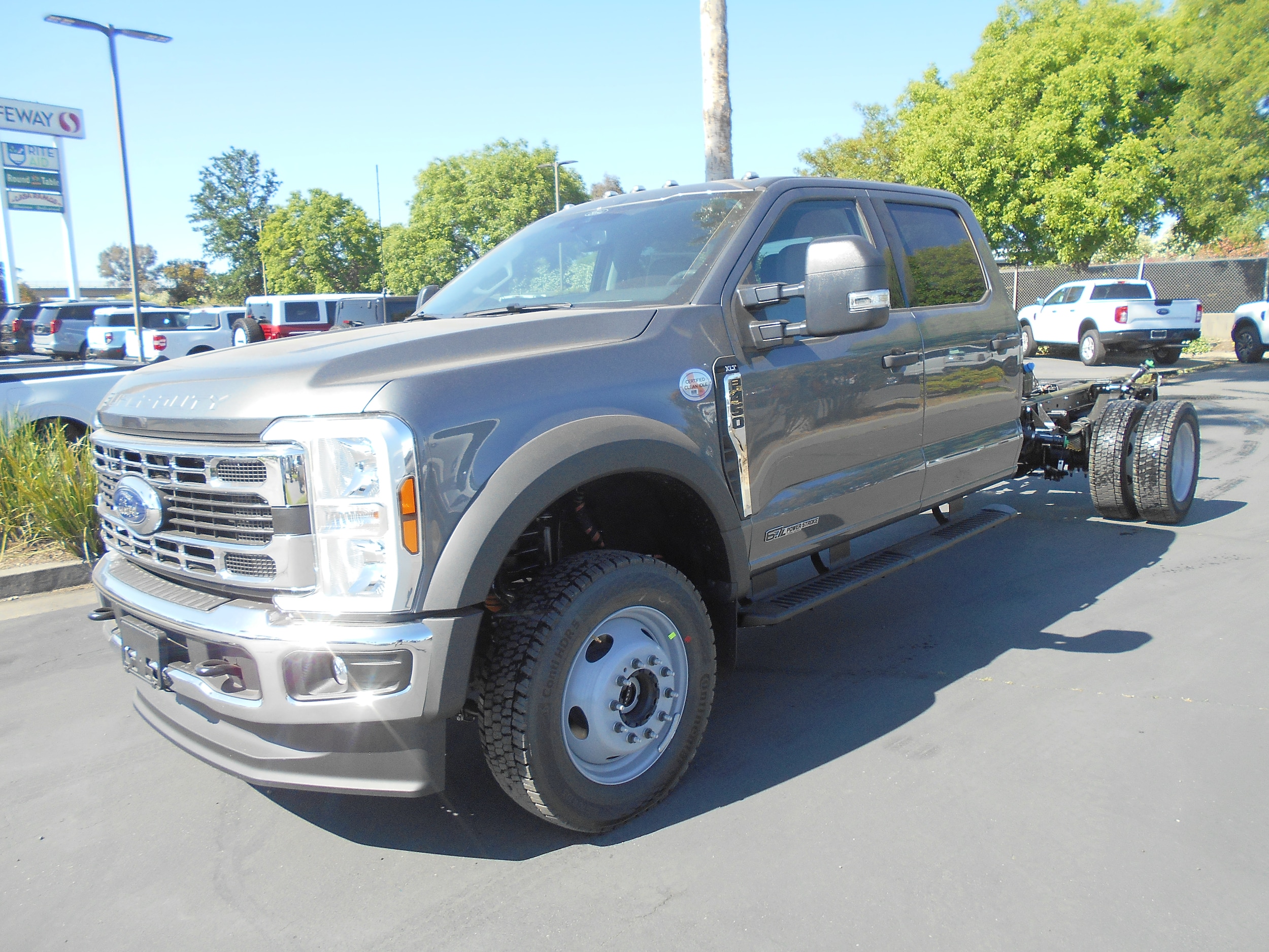 2026 Ford F-450 XLT 4x4 Crew Cab 203-In DRW's photo